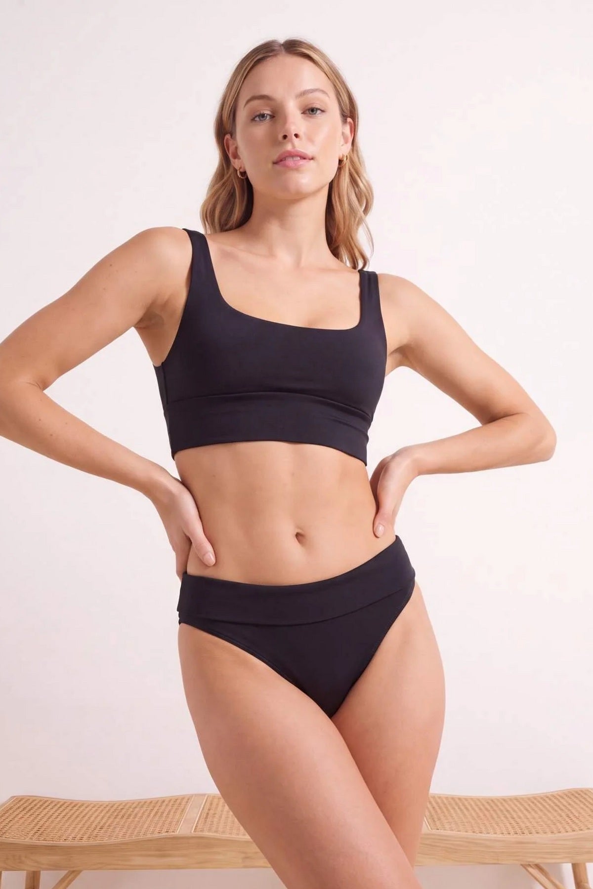 Donji dio bikinija TBESS26BA00019 - crna [djesi-src-08708764b4c6d99ba47cd7b8a015b03a1d7ee8a68c82765b5080ecd5c0f33fd5]
