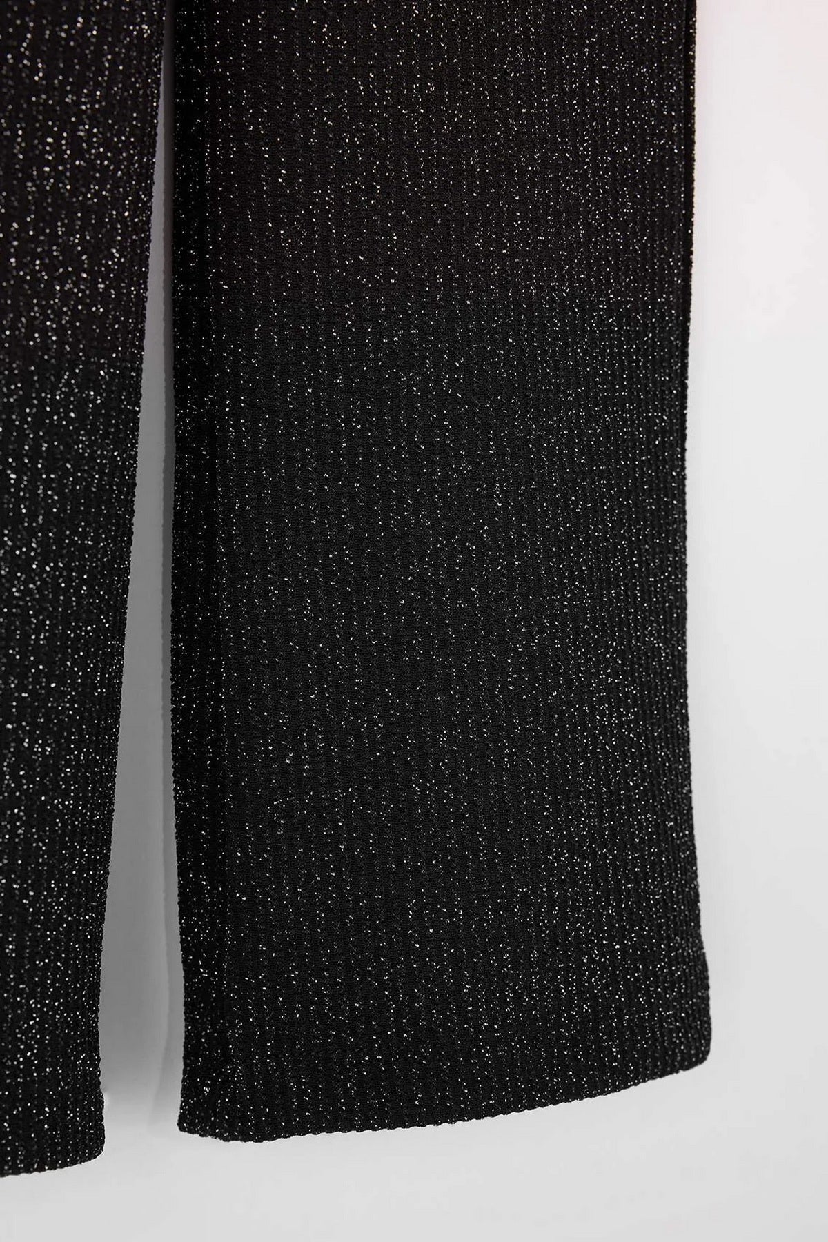 Pantalone TKDAW26PL00006 - crna [djesi-src-7abb36e91eef249e209d5eadab3e4bc77f6c7fb13b4b9e26fb72d042f41fd20b]