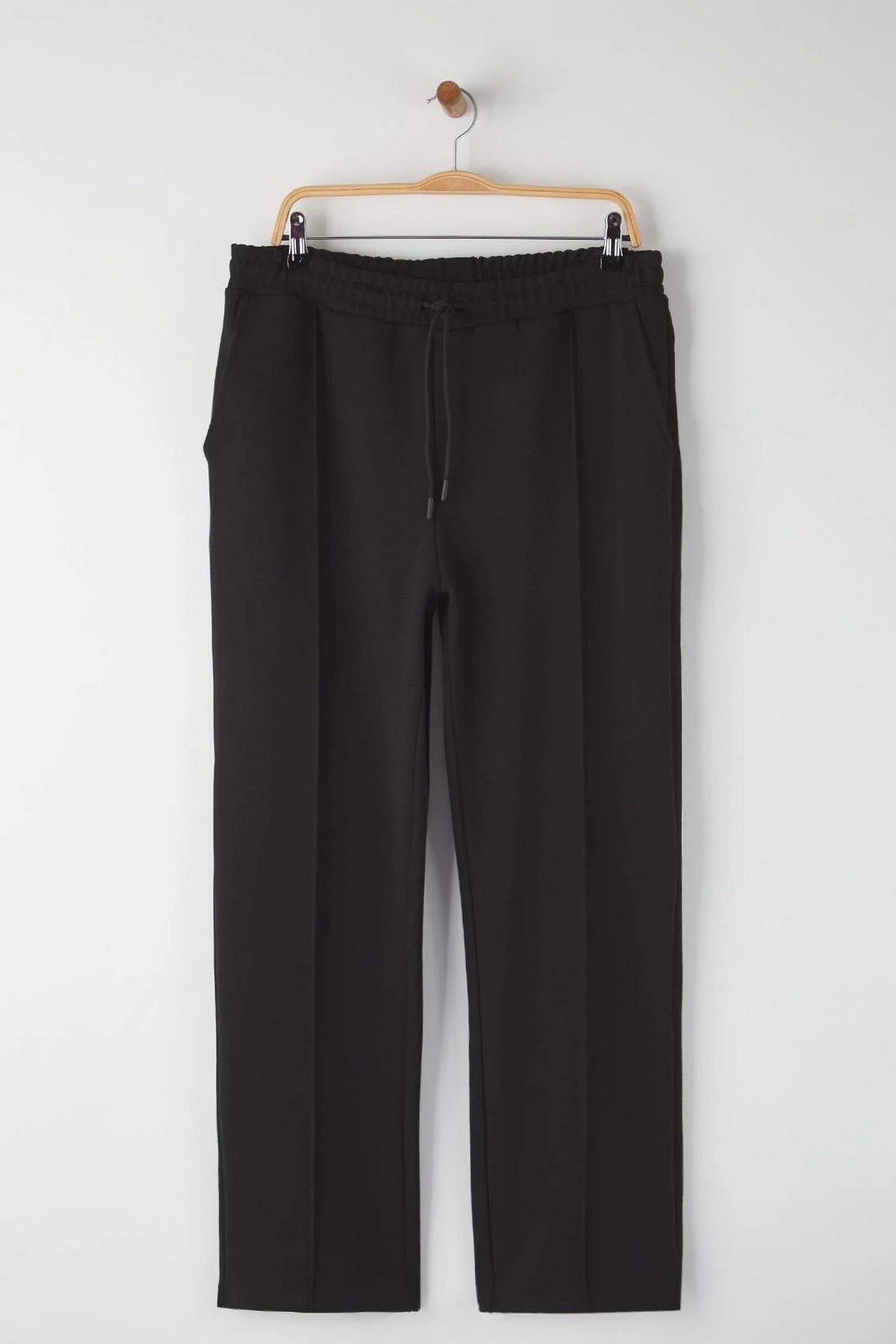 Pantalone TMNAW26PL00002 - crna [djesi-src-0190bb189ca698f30093376e7d5590794c92be4597c083520720270f48ff16d4]