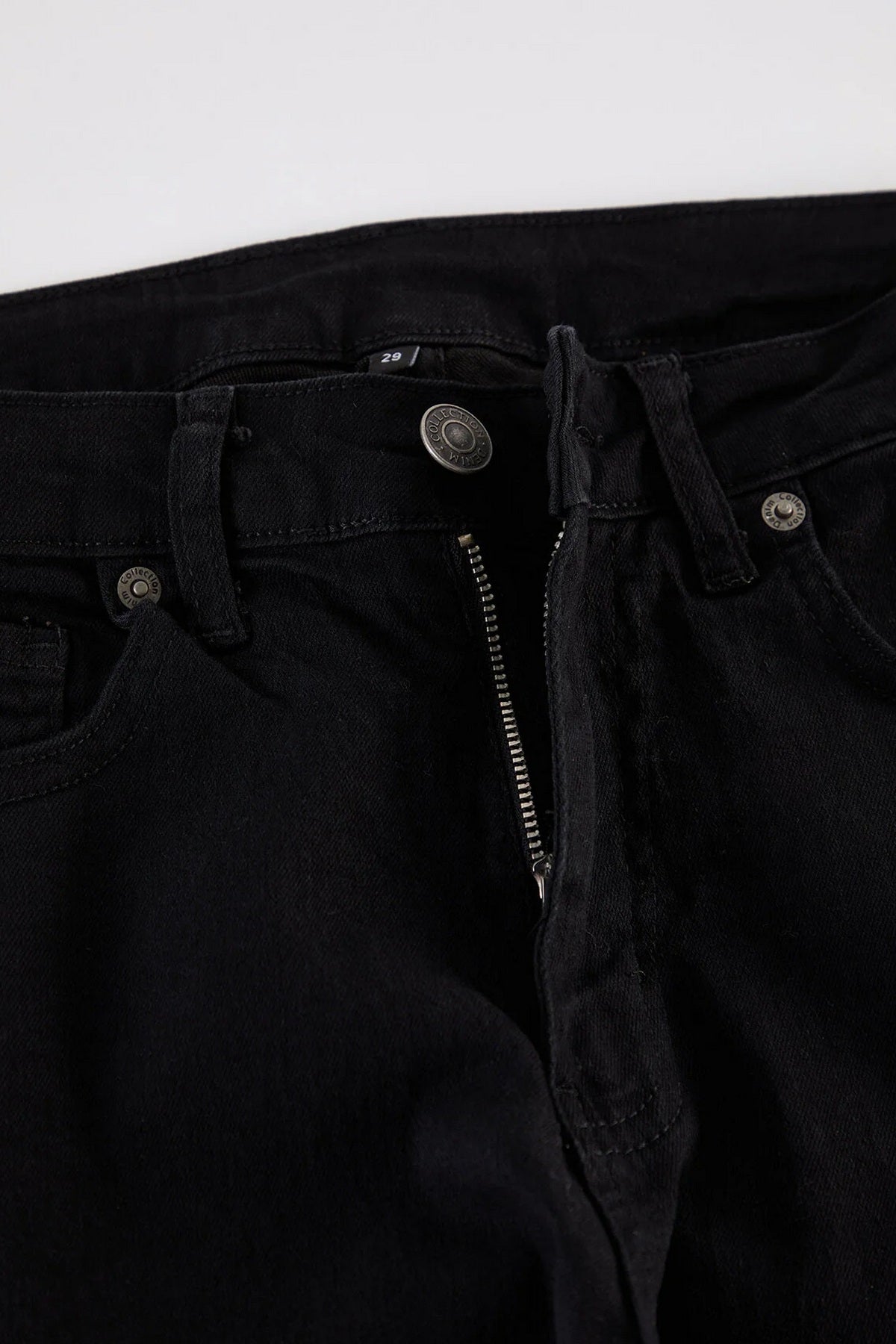 Jeans TMNAW25JE00005 - crna [djesi-src-df22b2d4affd328a268e1c6b789a5ace5fb04927dc635f43ac42ab592bab1b75]