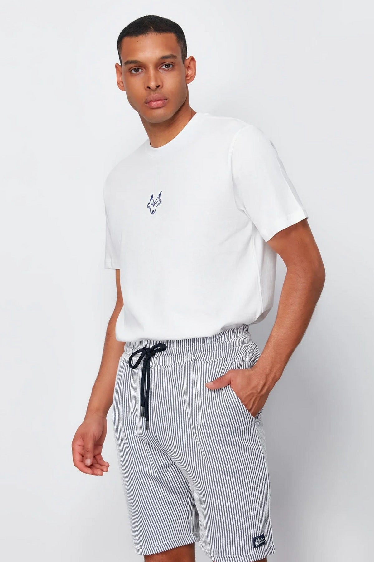 Šorts TMNSS24SR00065 - teget [djesi-src-7a22310f4a4a4e53968b91e4e5d0f012bebe38fbd77a877a9baa0fe54ef80a06]