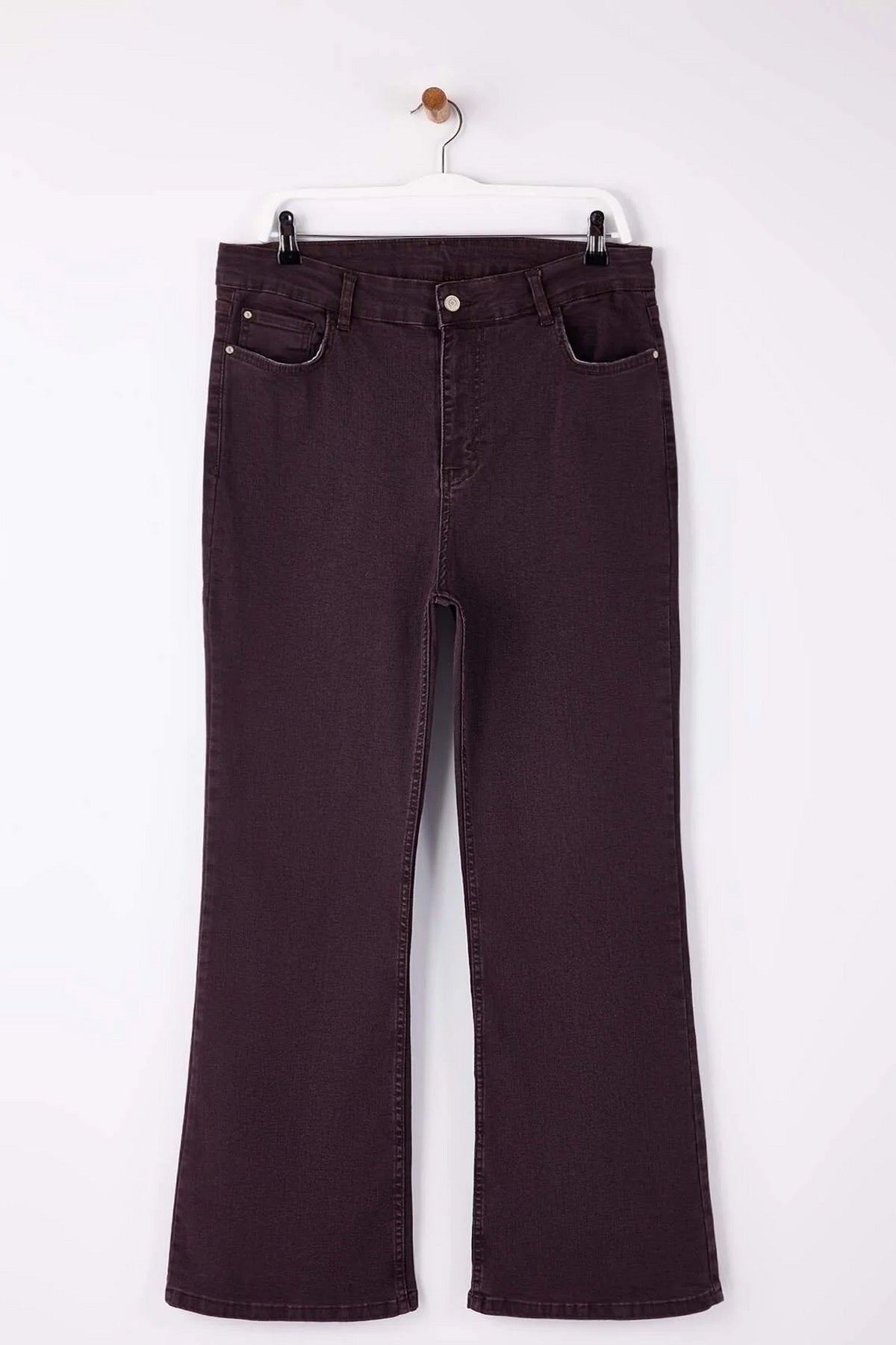 Jeans TBBAW23JE00001 - bordo [djesi-src-6761dfe089dc113a4ea869e147c9f2489f5d657e62885b310e240edfa8b253fc]
