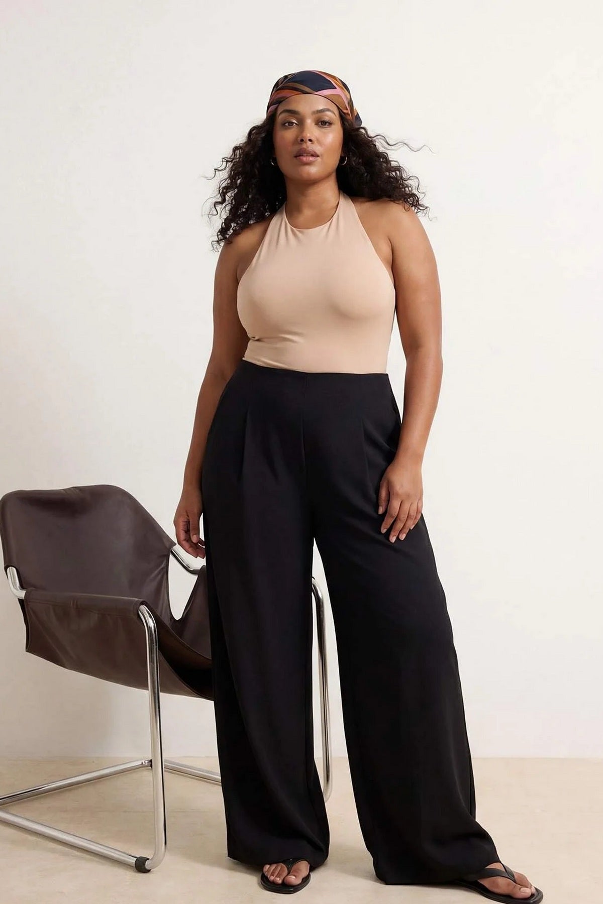 Pantalone TBBSS26AR00021 - crna [djesi-src-b3624f0d752bec1cd5a0ec8abd467ed998f1ad97e2bcf83d8793f388b4cc49df]
