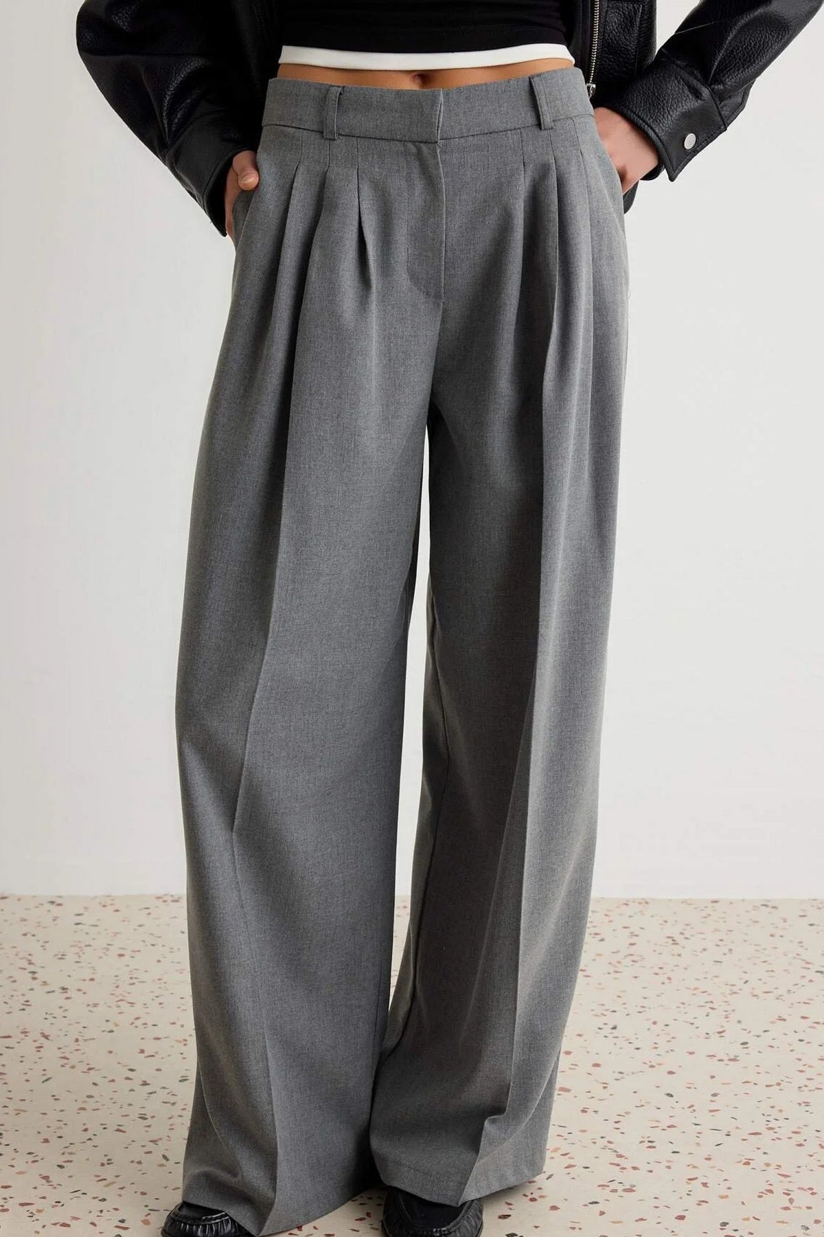 Pantalone TWOAW27PL00060 - siva [djesi-src-3eb15a239263b389883e3ea887fdecc8803031902b5ce17d48223dd4be19712a]
