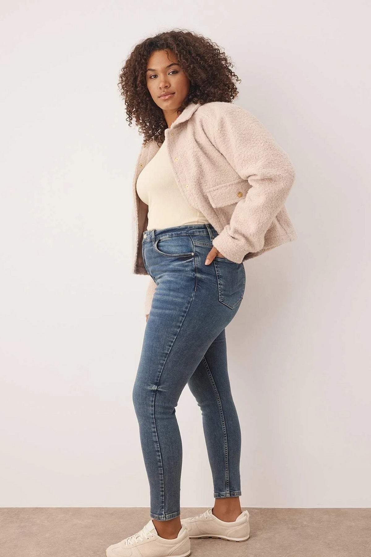 Jeans TBBAW23JE00003 - plava [djesi-src-1c266762bbf8d0511e53780e6e070834e859a77712102fabac392e47732f8c0c]