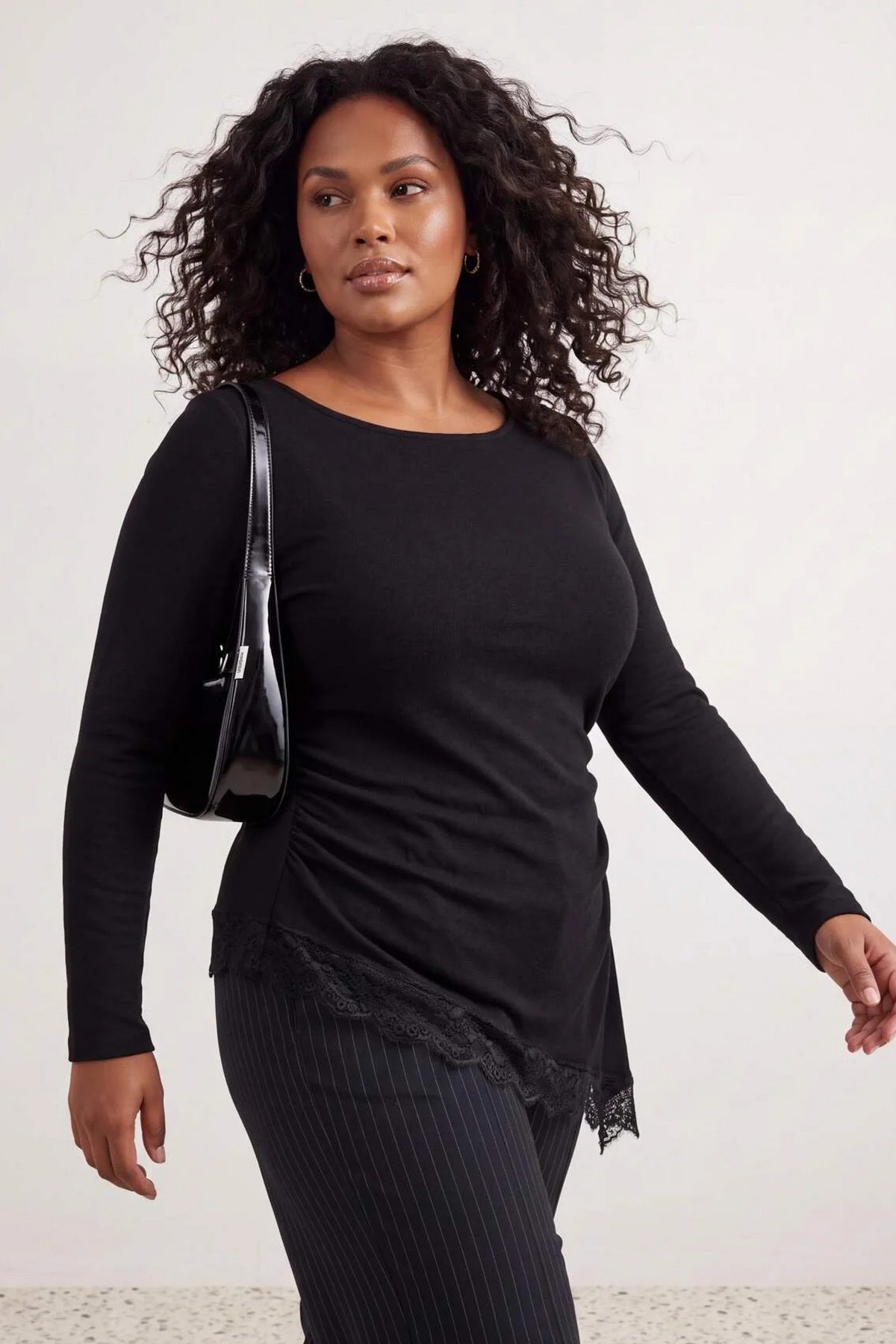 Bluza TBBAW27AF00071 - crna [djesi-src-383ed445514a815314e617b0bc473b772e4677ccece89b9fd494d002d2ec4037]