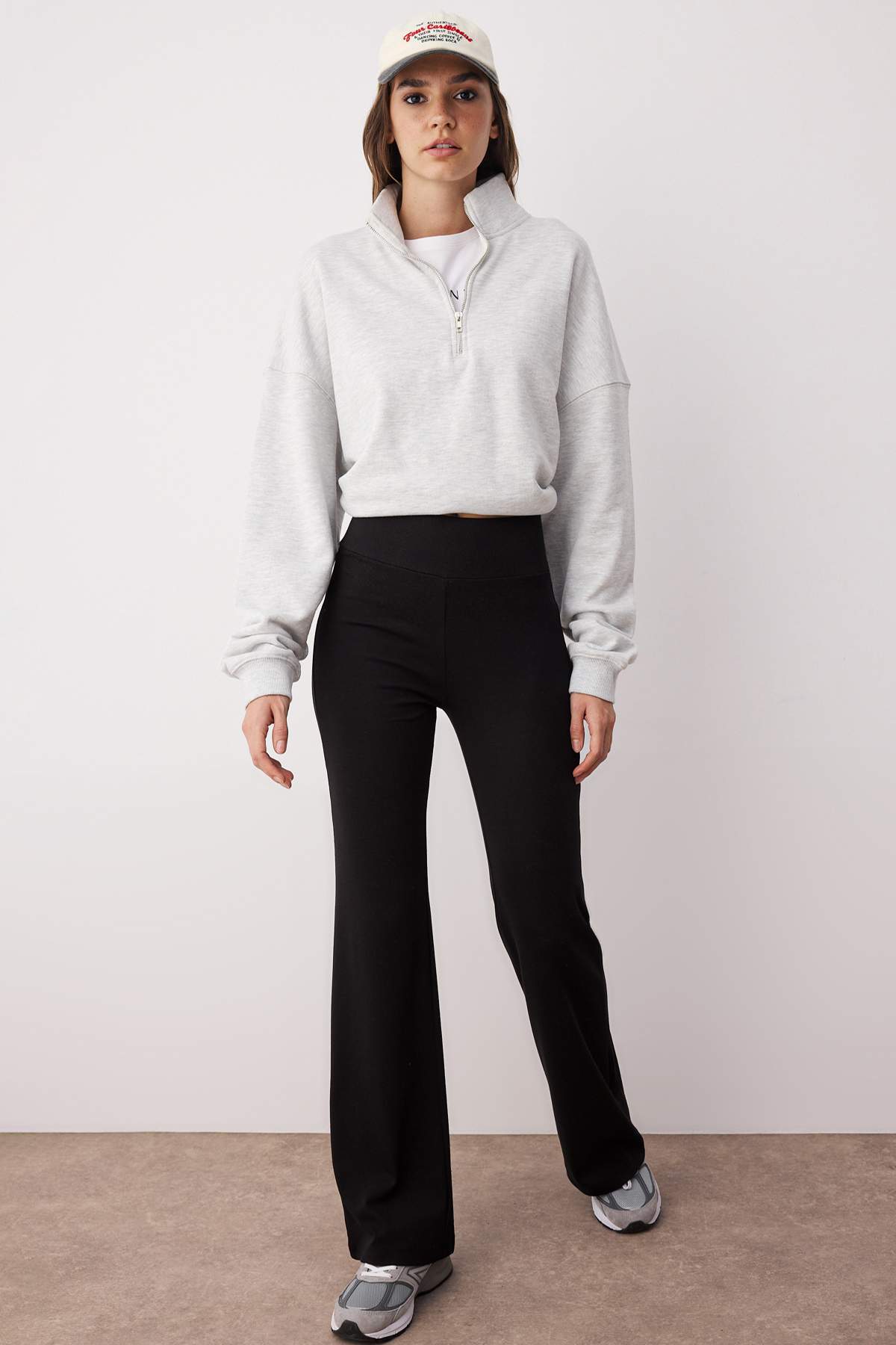 Pantalone TWOAW26PL00057 - crna [djesi-src-2724d440f9536840dbab411f8094dfe377af928f29f0dc5e867aae4b03a1eb8a]