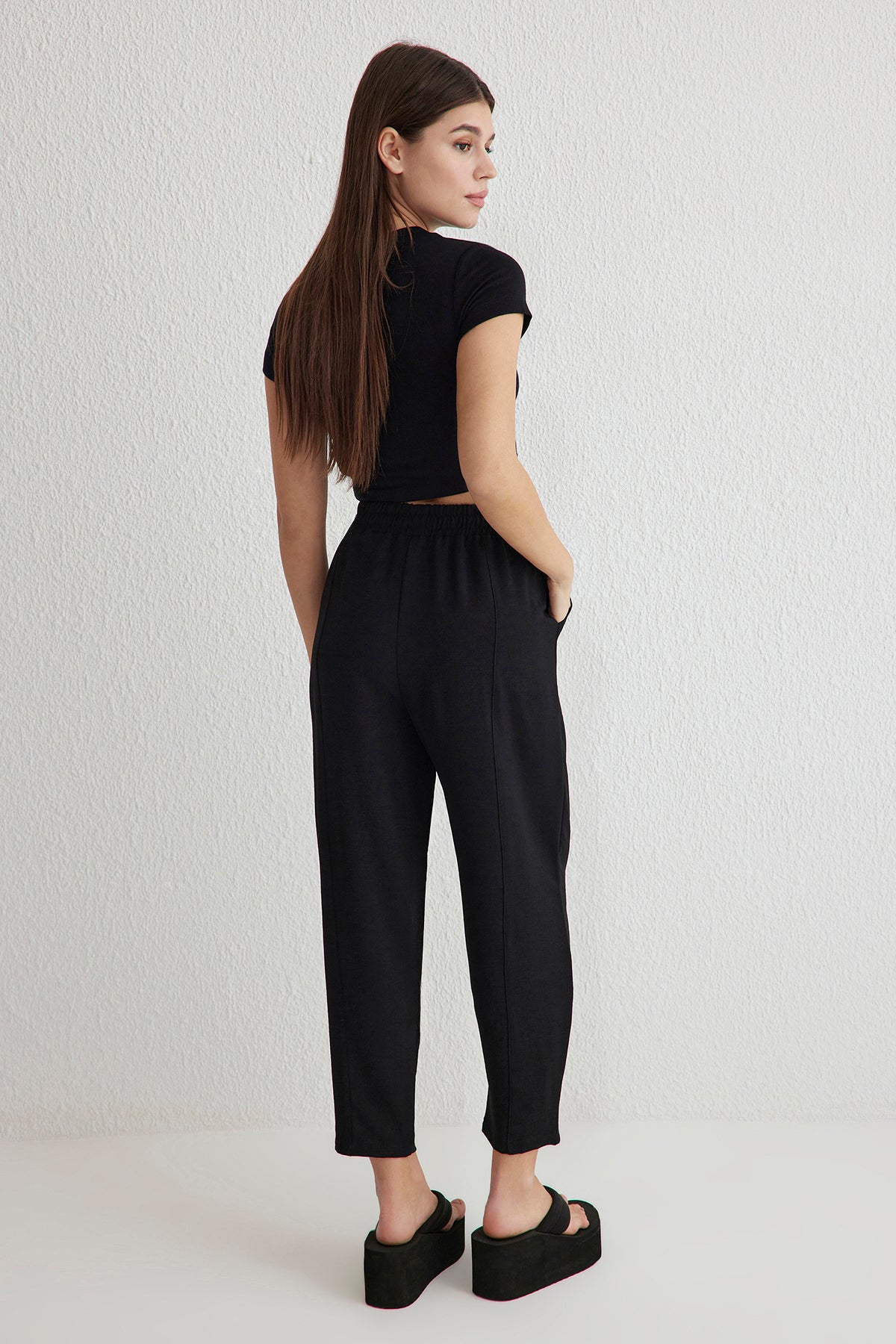 Pantalone TWOSS25PL00027 - crna [djesi-src-29c87071f7efbc587520a58be2bc0fb0eedfe80b827e16412b4dab229fc06779]