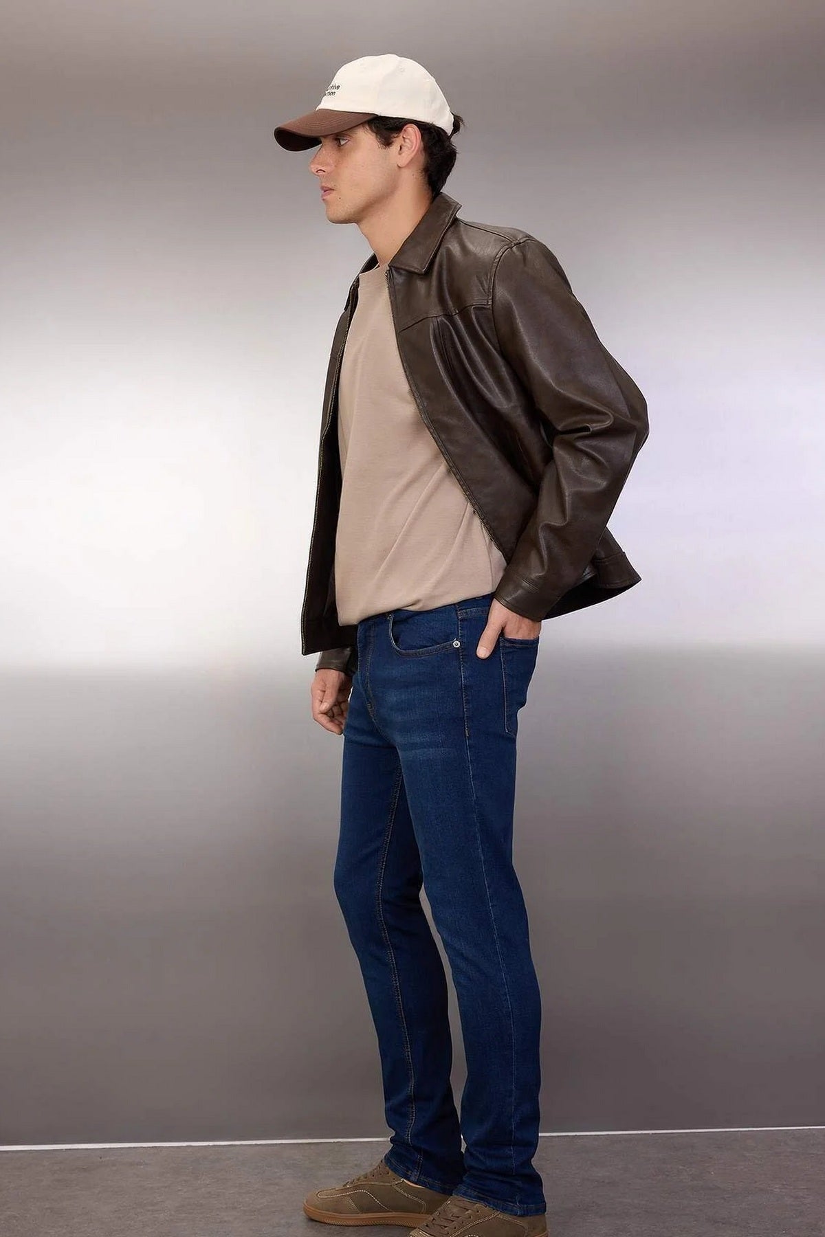 Jeans TMNAW23JE00036 - teget [djesi-src-aa1cb68965f347ce50cc0a3b782f1098cf48929ca821fd66386b7697139d40ba]