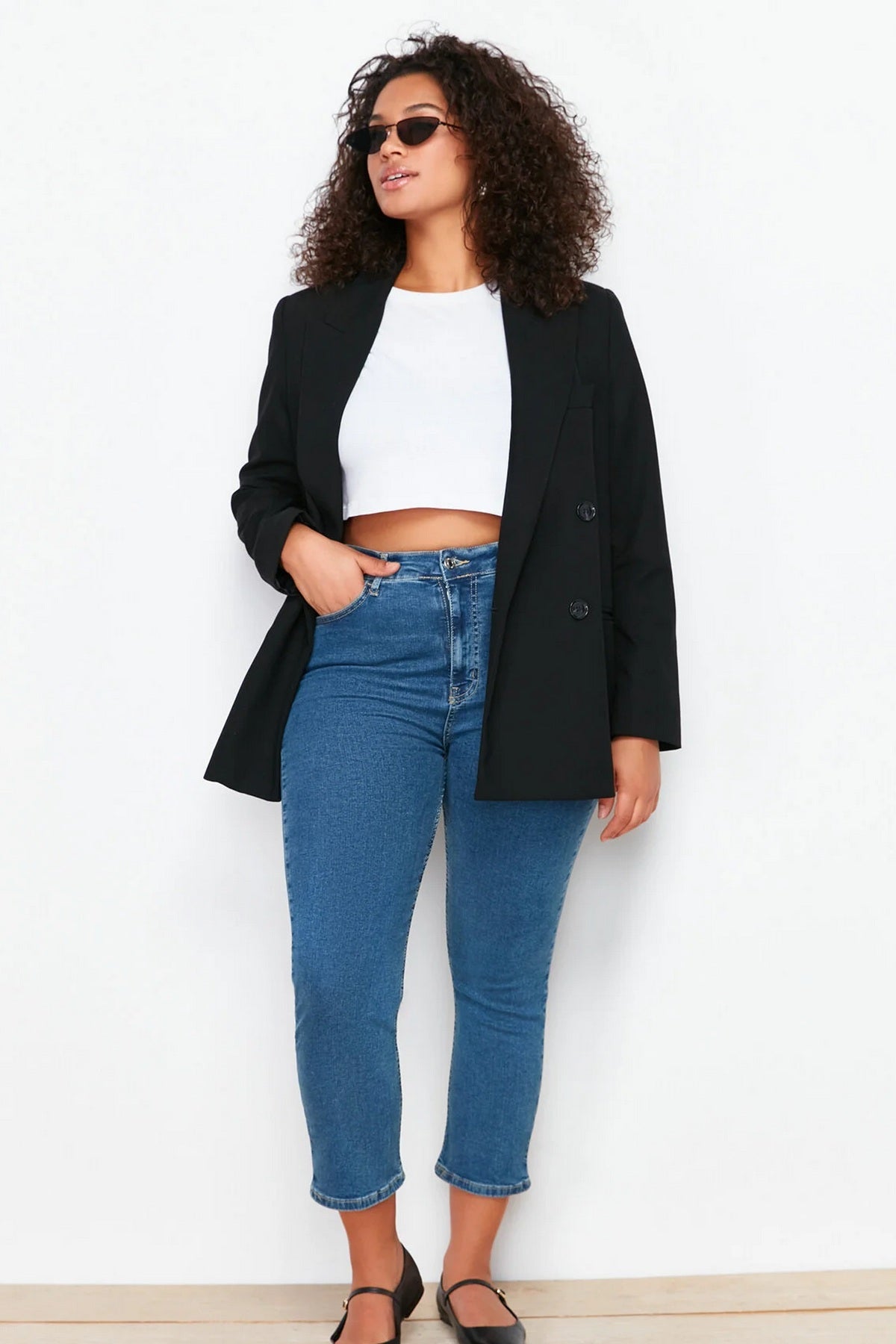 Jeans TBBSS24CJ00032 - plava [djesi-src-ee9244a53bff818cb7a2b3ed3ec847e717f45db5f73284c20f929c8fa26bb138]