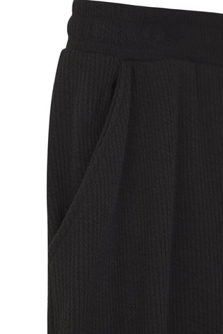 Pantalone TMNSS25AR00000 - crna [djesi-src-2ee34cc55c8066653c342cc4c131ced999d54dabf62fd8c491a305bbd8883699]