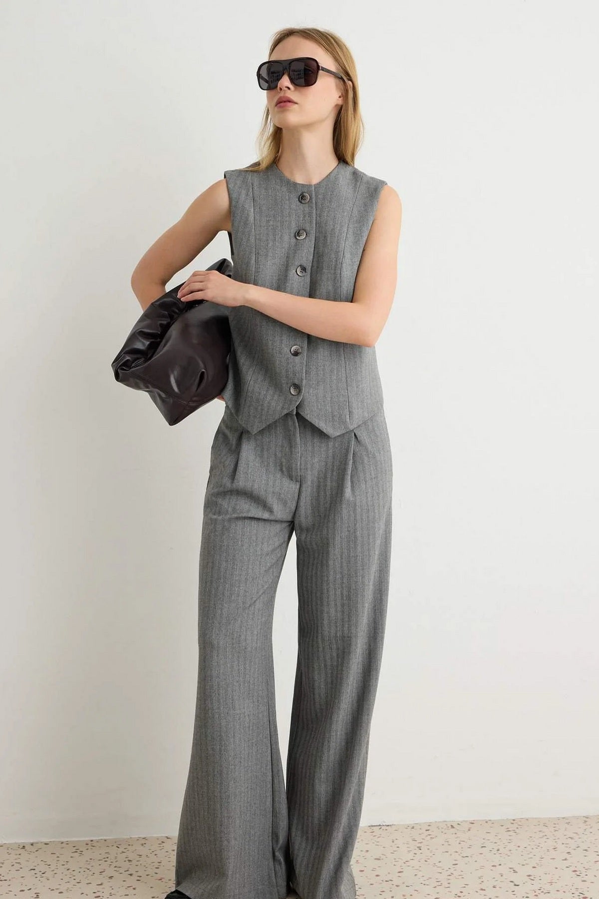Pantalone TWOAW27PL00147 - siva [djesi-src-be81433ccd25bdf5981279ebd63f267e342b77e7d47c071fde89256f1b5595c1]