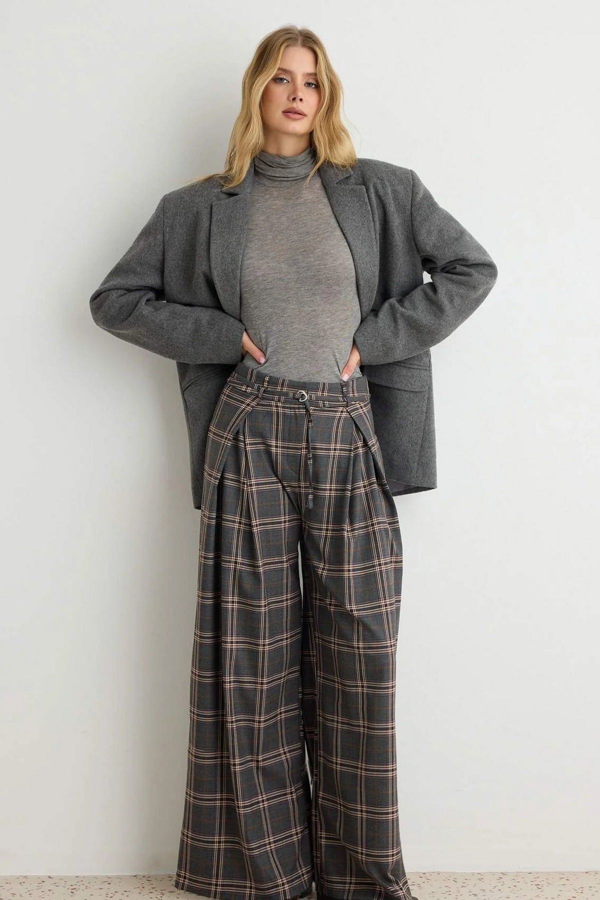 Pantalone TWOAW27PL00073 - siva [djesi-src-a64493aa79d9fde456e788d57eb926a065d0e718e844c859d2f325c4083c11cf]