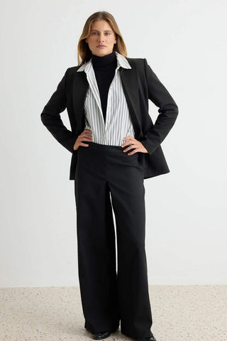 Pantalone TWOAW27PL00089 - crna [djesi-src-2a4a64d48d92bb9f05b7d7ff85cb7a74b1d795143d8479276625675f2cb7278e]