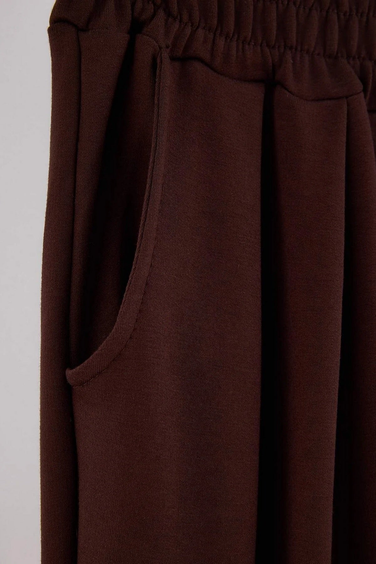 Pantalone TBBSS26AR00052 - braon [djesi-src-bf277fa6412eb0273145b91a954533ef1cb105233ef6057bfdf8314b9fb77698]