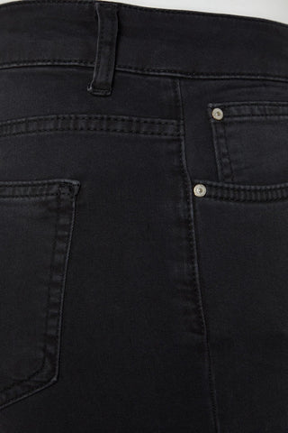 Jeans TBBSS22JE0070 - crna [djesi-src-17661e48172ee2512f921393257686cbf0b9582c518061d7d8d2c9bfcd179167]
