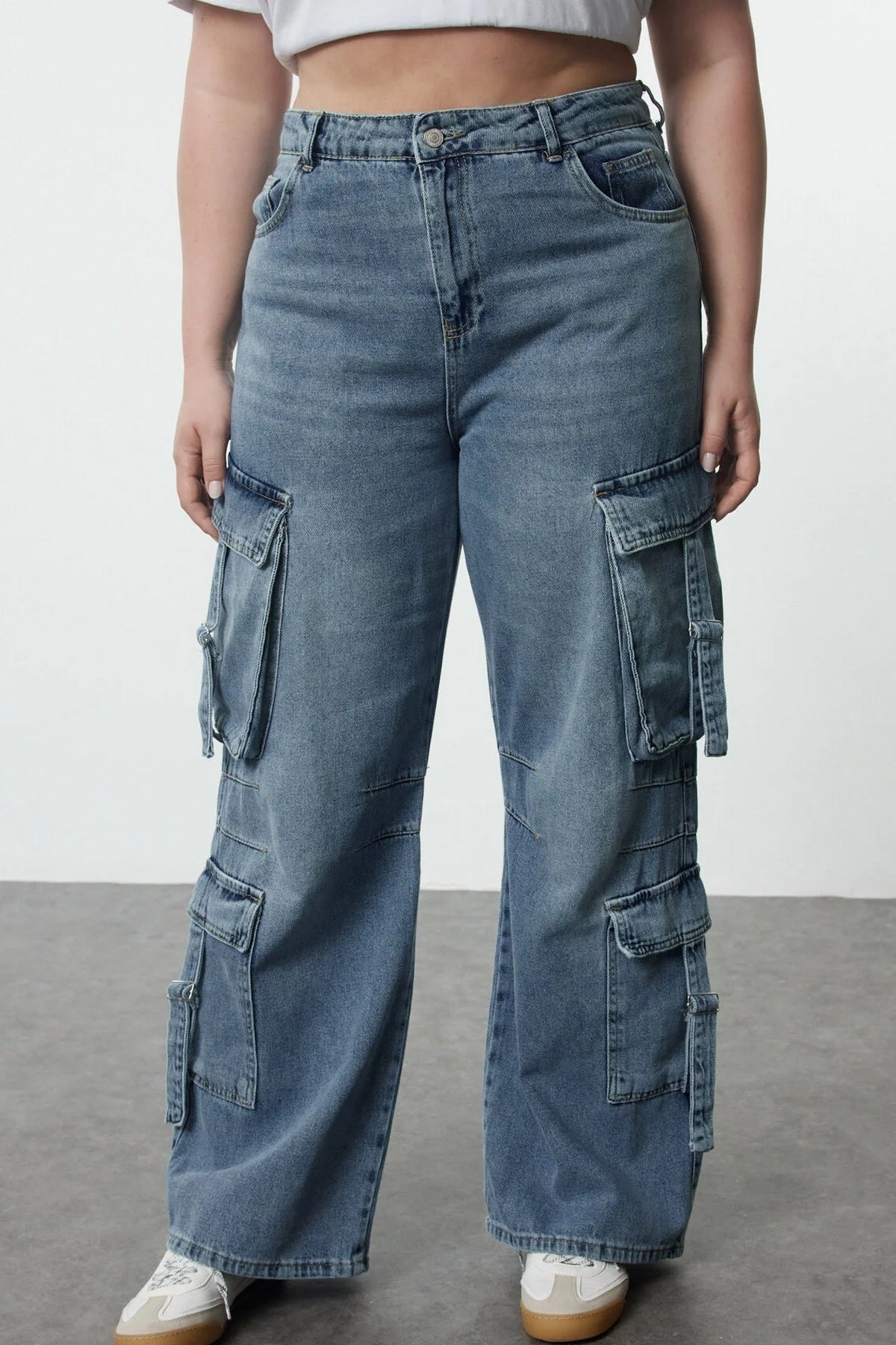 Jeans TBBSS24CJ00056 - plava [djesi-src-950bc7c29c3f6ce7c28efe78ca6760931559ee29db48be4b5c3312b9d5c485a5]