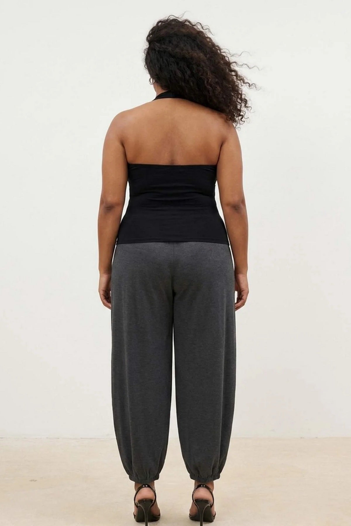 Pantalone TBBSS26AR00035 - crna [djesi-src-0397dc7b3e8ac79a398119696698496a74ef8eb4880379df73bf07498b4daeb2]