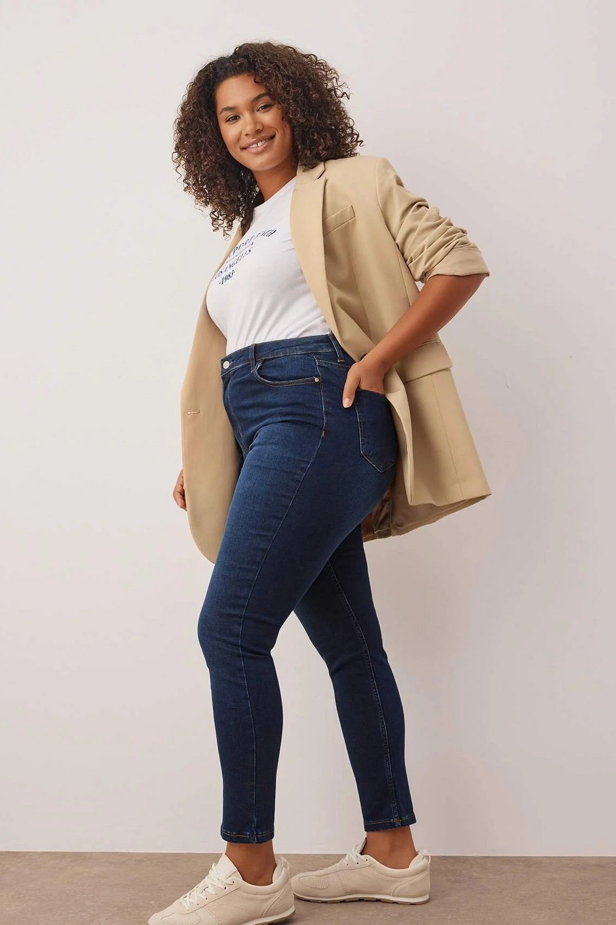 Jeans TBBAW23JE00000 - plava [djesi-src-911b211b28209c5b3f1da4cf7e216f13b7623fa706b4f13dd7d6524f25913a90]