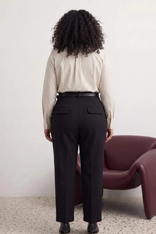Pantalone TBBAW27AR00036 - crna [djesi-src-6228744f28e5fd05180cb8c53bf3706f0e44bf7a6549a35266dec4f5e35b4053]