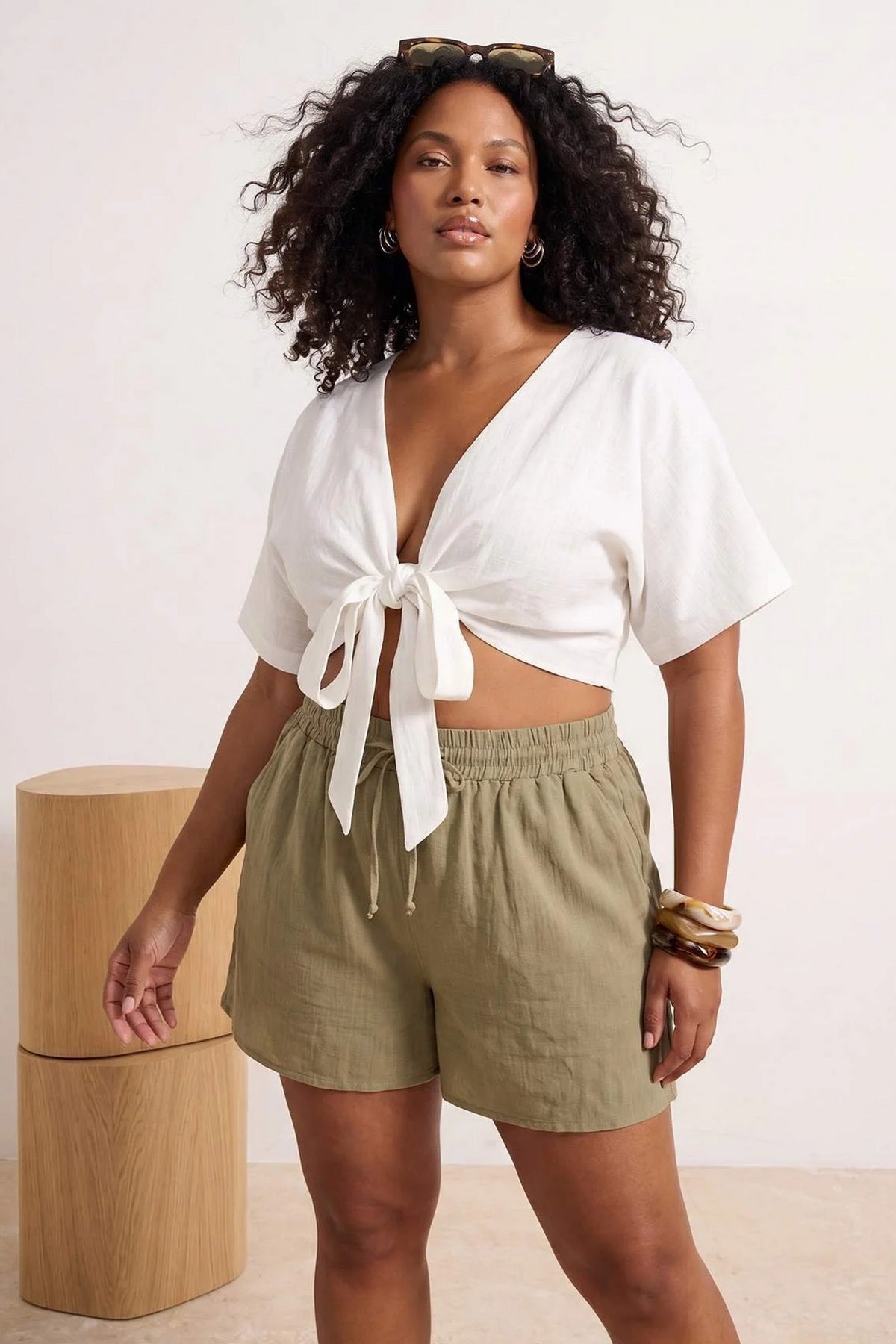 Šorts TBBSS26AP00005 - khaki [djesi-src-27b33adaf73b4230b2df63bd882c788fe1ec5b82961d45ee0670131563f3697c]