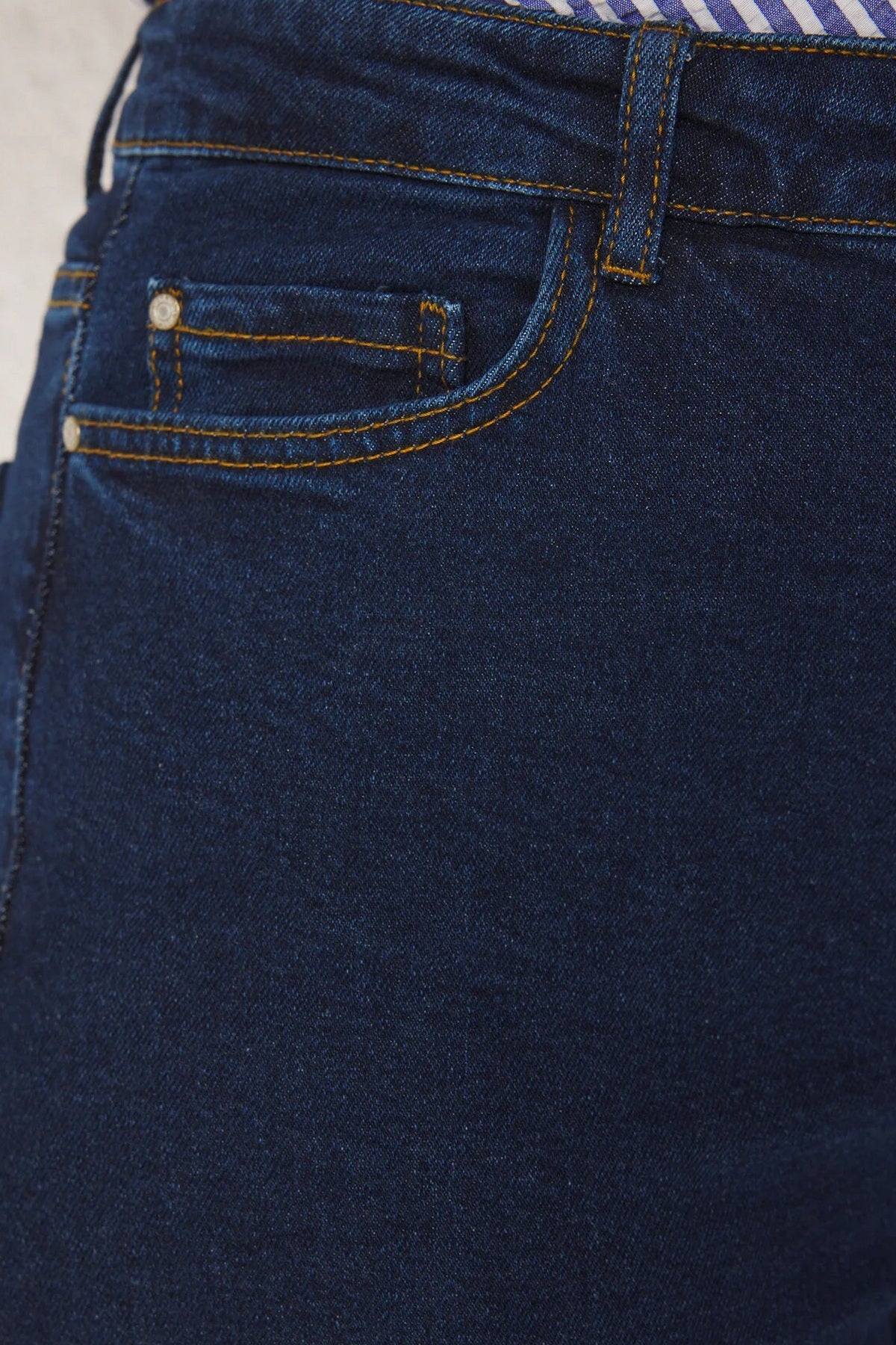 Jeans TBBSS23CJ00009 - plava [djesi-src-115e988202bdf72e9096ef4ab07f1a34e527719f5fb58a98a7b6b0ec37b14bf1]