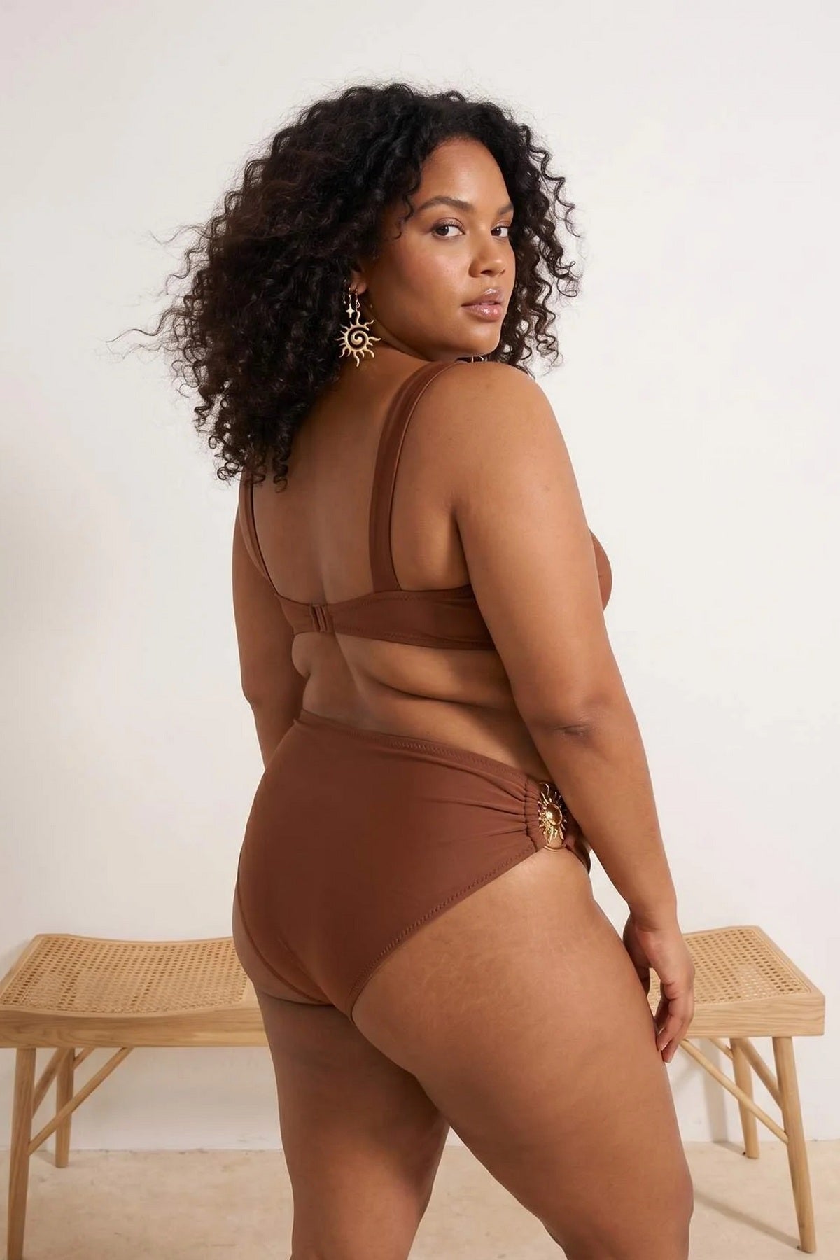 Donji dio bikinija TBBSS26CR00008 - braon [djesi-src-a8833ca4992bc823d786a7d52cee5e45cb1b6a9f887aa695b331a736cc1d8ed3]