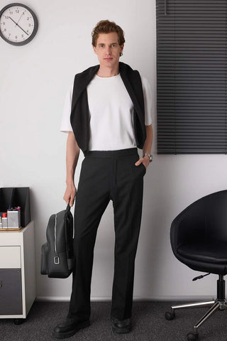 Pantalone TMNAW26PL00016 - crna [djesi-src-efe30a3aaebfa5fa814bab99dde2a74fa3396df0ecf20ab463fba5dc84892bb3]