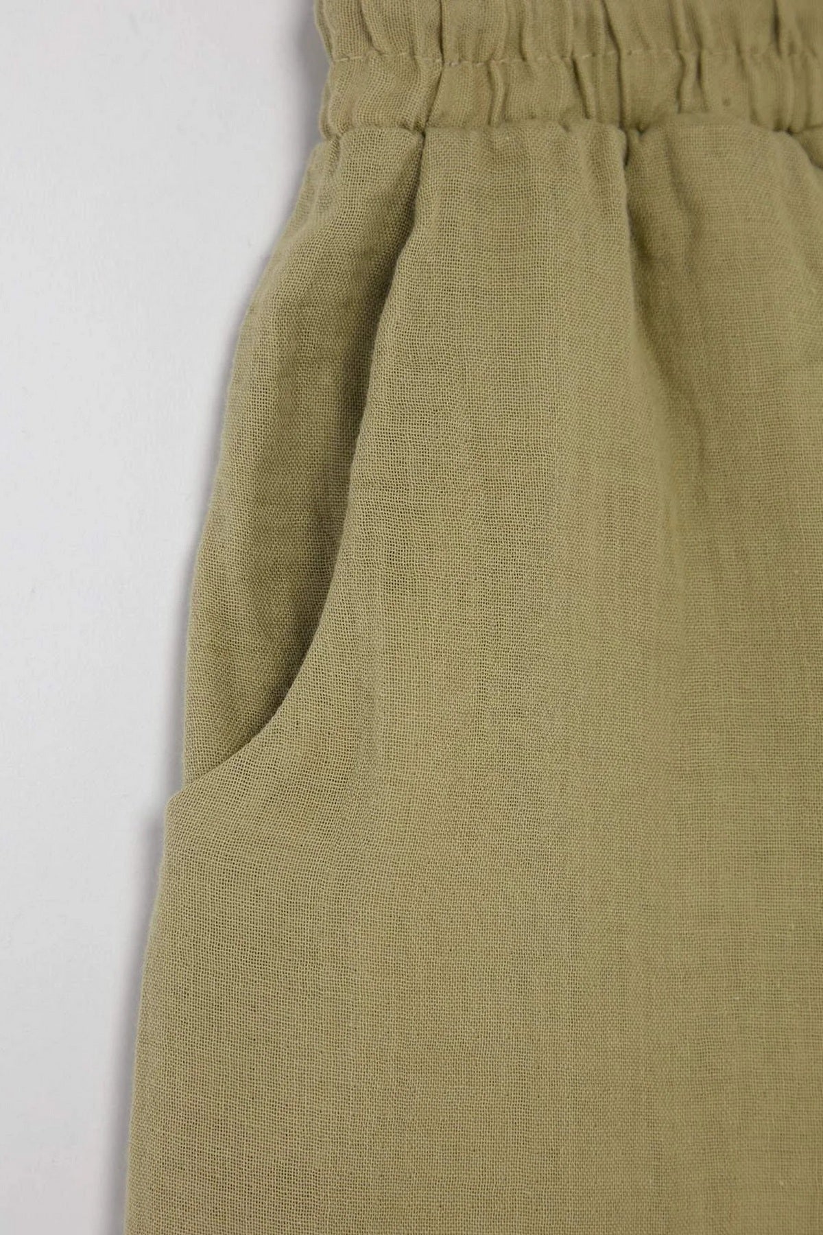Šorts TBBSS26AP00005 - khaki [djesi-src-5c4ceb98e66207bd3ea98145ba6608192429caafd77033943ed55a90d4844f2b]