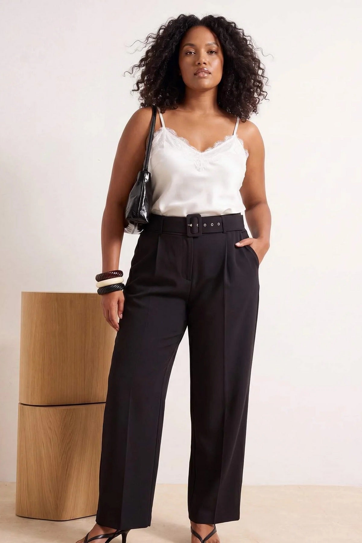 Pantalone TBBAW26AR00020 - crna [djesi-src-3a3fa3275cce058e2eb0861e8d7c7399afe6f3da0168bf159c92c09f8b2b446b]