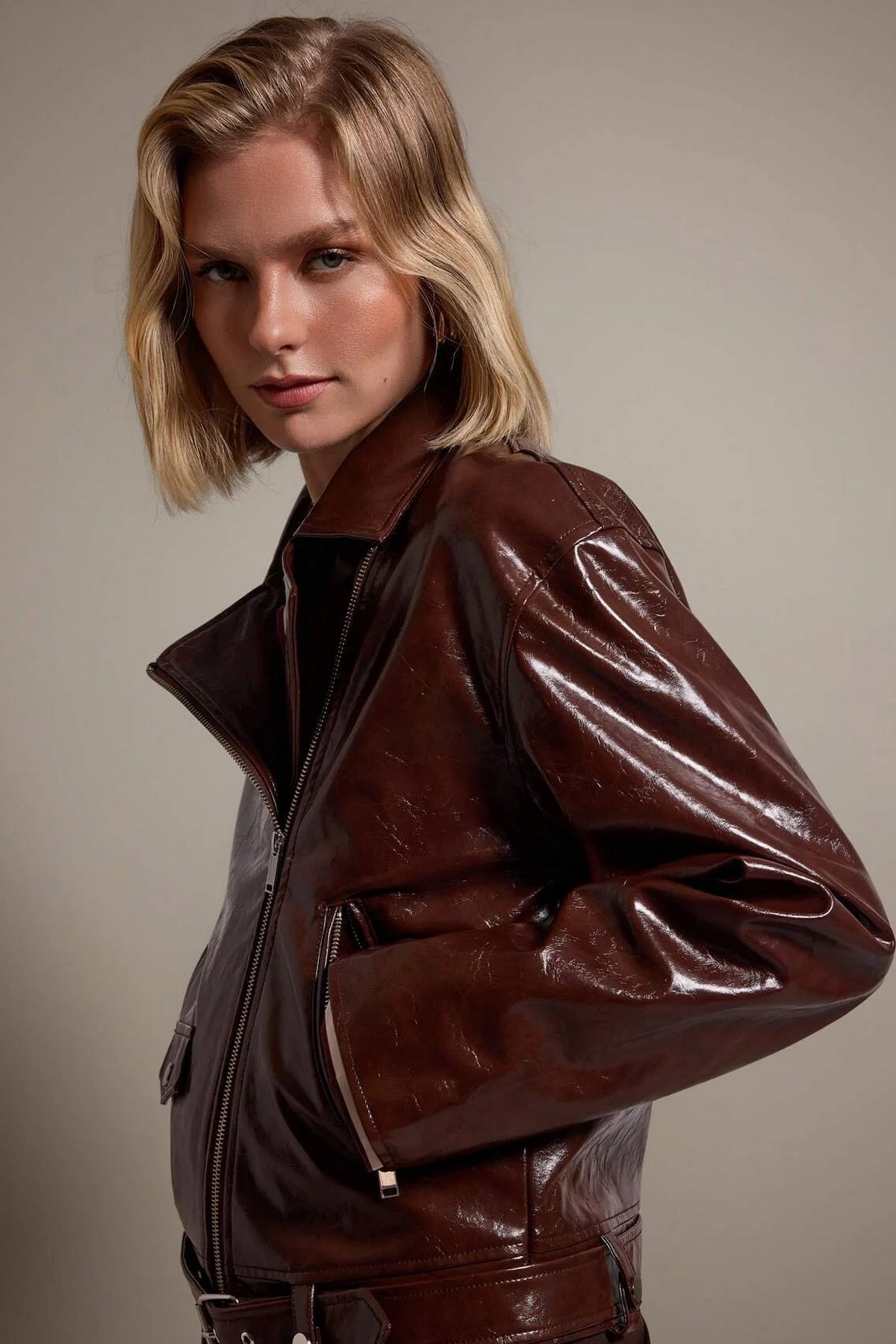 Jakna TWOAW27MO00075 - braon [djesi-src-da0e6514f0c80f8e144187d9c3c5f982822abec6cebba3a849865df177a0613c]