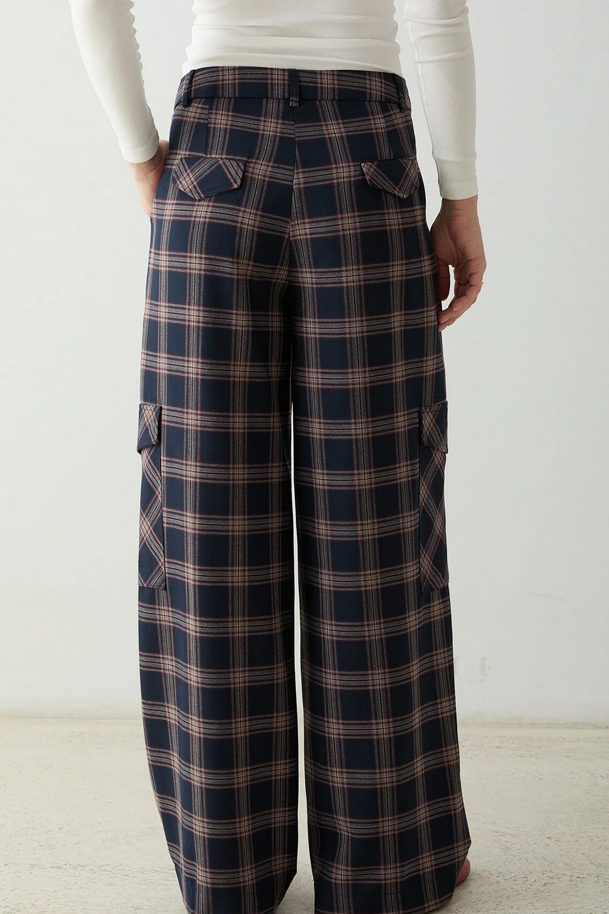 Pantalone TWOAW27PL00127 - Šareno [djesi-src-ba5be06ff53c32c8ed01996b11844c289cac112e505fb604710d8a52a06014ce]