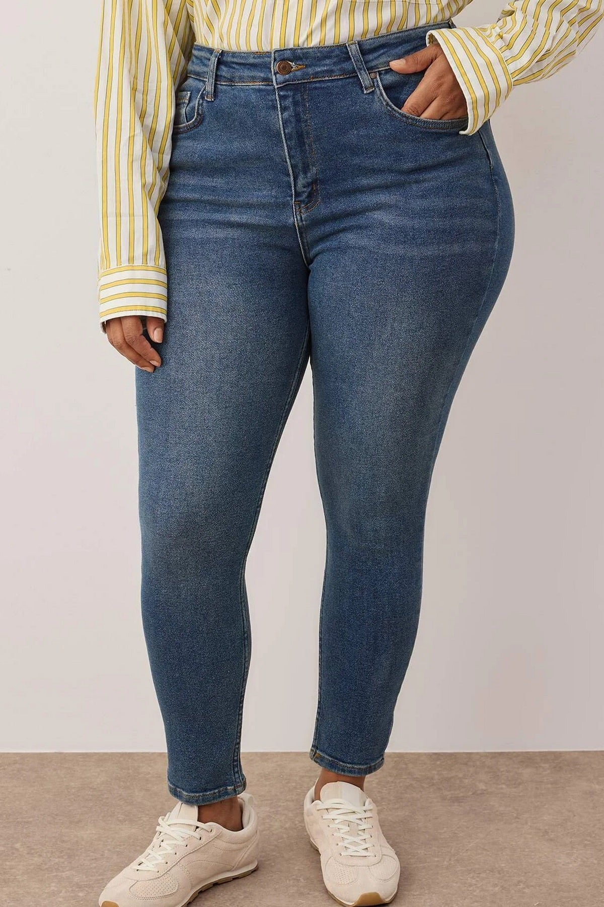 Jeans TBBAW24CJ00048 - teget [djesi-src-ca7bcf73e9ce069f6c9d51a974a6d6682f2ea36bdbbe2747b1939b7a1be8f1e3]