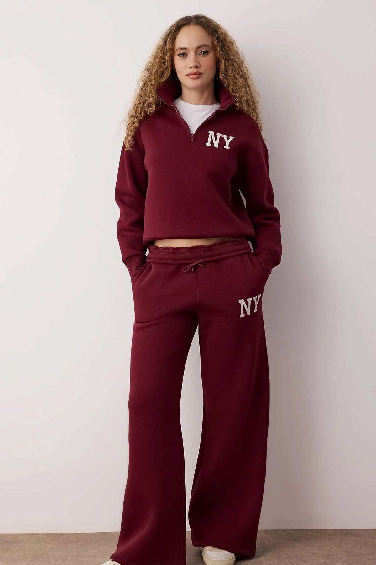 Trenerka TWOAW26AU00081 - bordo [djesi-src-8c3ff90a4e3f1eb4c505f69a2d7b26eb1164c41d50a3ae0fb8d366e392c835d4]