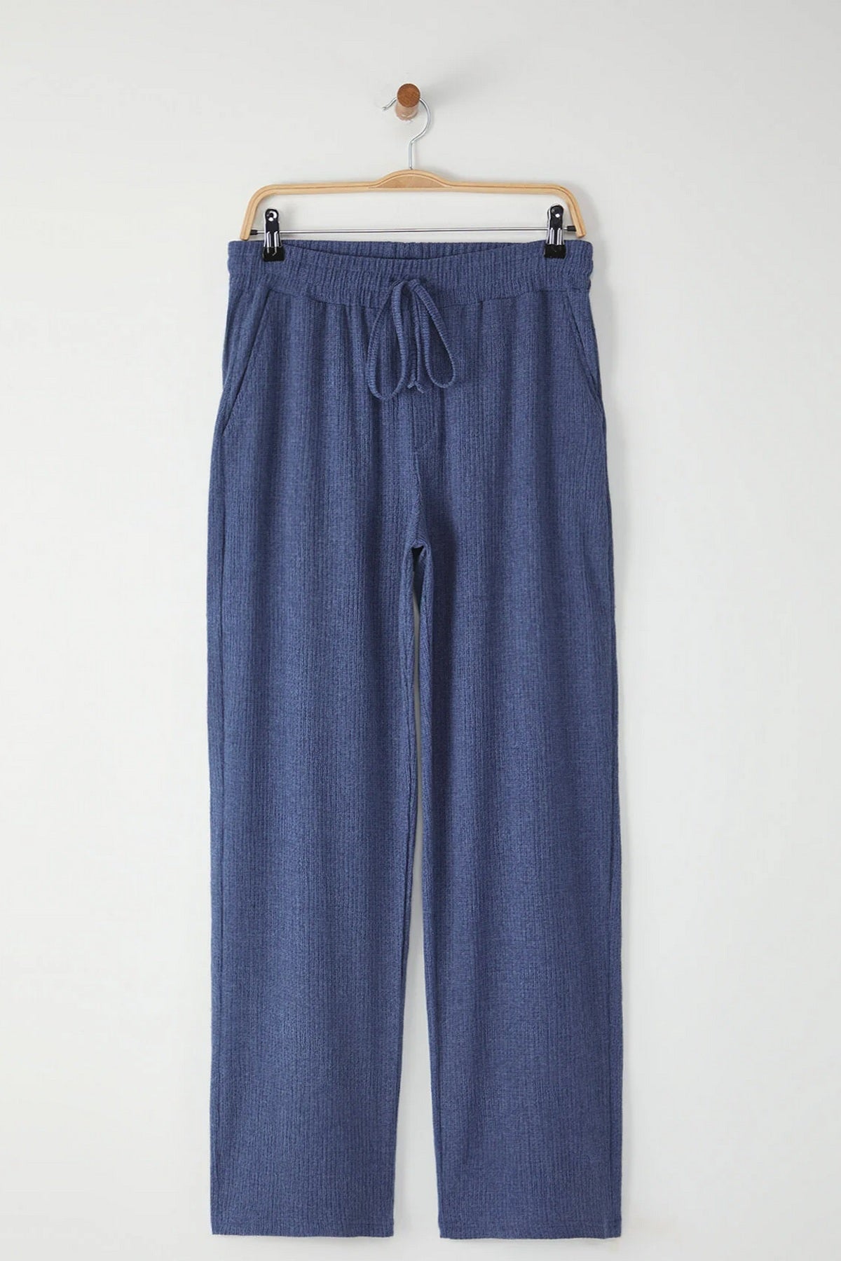 Donji Dio Trenerke TMNSS25EA00008 - indigo [djesi-src-70c2f060f5a650f1566335922ae2bf209e8c221e59eb1174022d0b13566d5bb4]