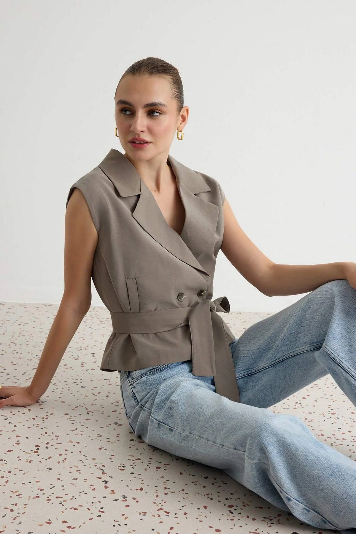 Prsluk TWOAW27YE00013 - khaki [djesi-src-f58d22e0895d09d368e52595ef62844f858b8d70d81520a3bf74d02302cfa6a1]