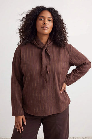 Bluza TBBAW27AF00074 - braon [djesi-src-3ecce8edfecfc293b581d6738fe11123467d62dad6d465518d62e276d9c6b5e6]