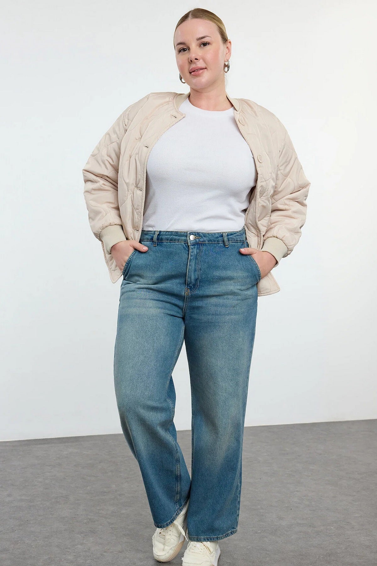 Jeans TBBSS24CJ00048 - plava [djesi-src-0c3afc311c8125ceba0e513e254706a86428aea20d5eb12fa5520ebcf9d963c1]