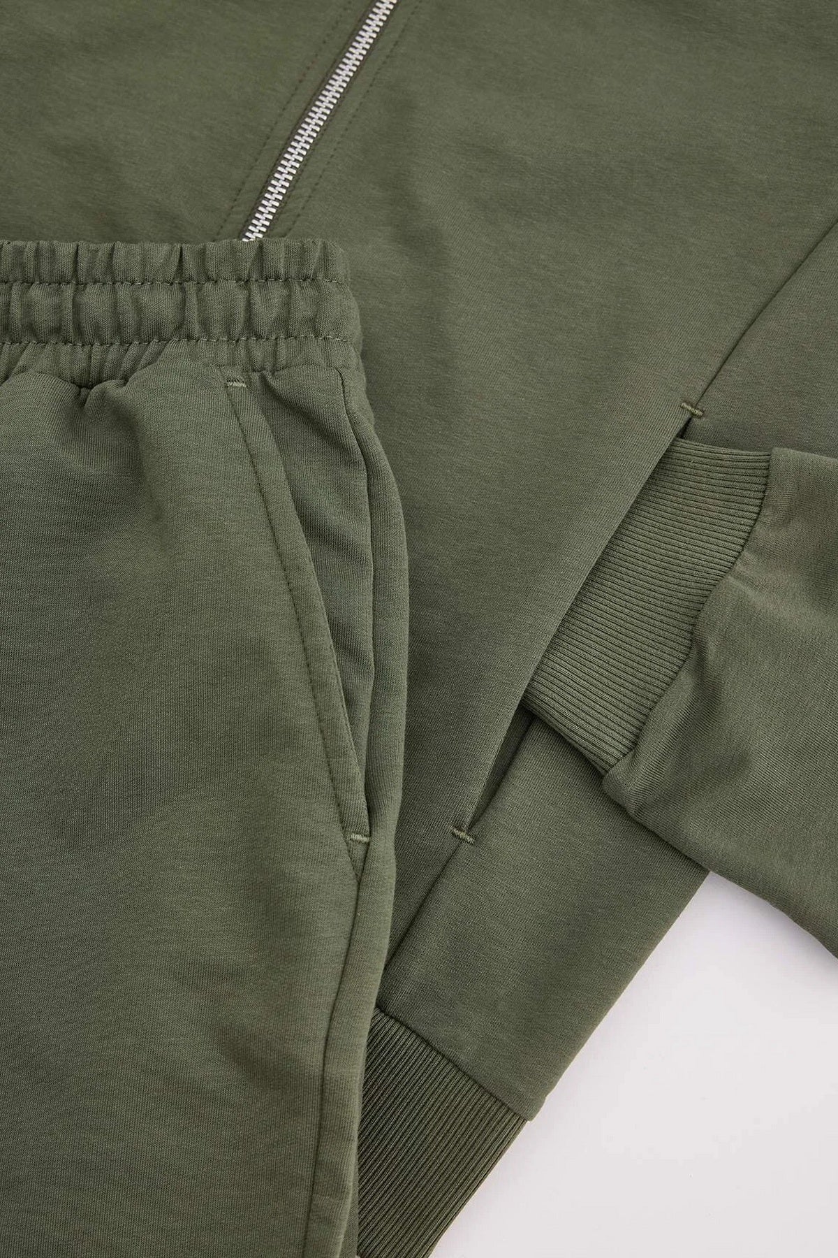 Trenerka TMNAW27EM00004 - khaki [djesi-src-087bd49f8ae92a0414c2be822786f48d66f3c83ef9843d02e393d3eb95ef9f3b]