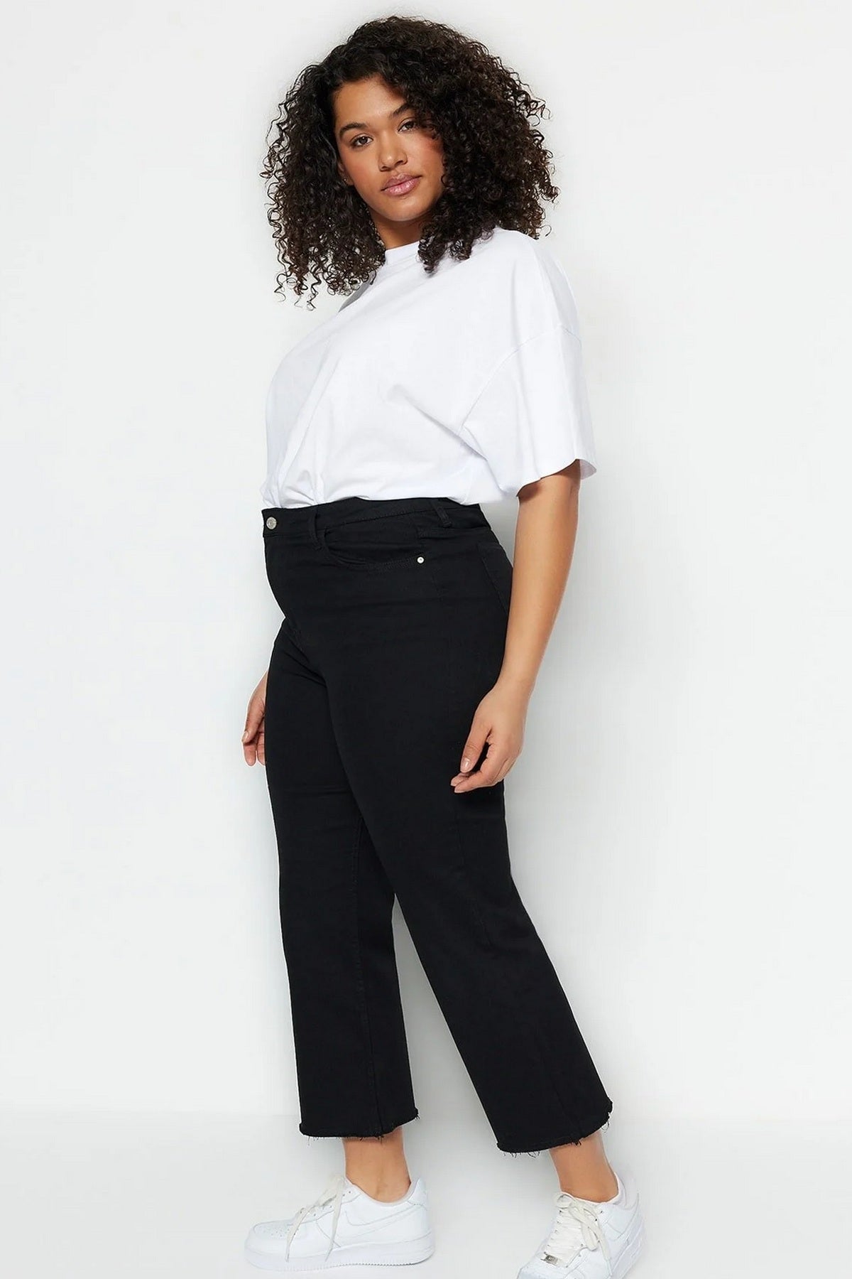 Jeans TBBSS23AR00014 - crna [djesi-src-ab2f7411d70c7a5575cf577ea694f2e4d67a2ee1315539b1efab1960cb08b007]