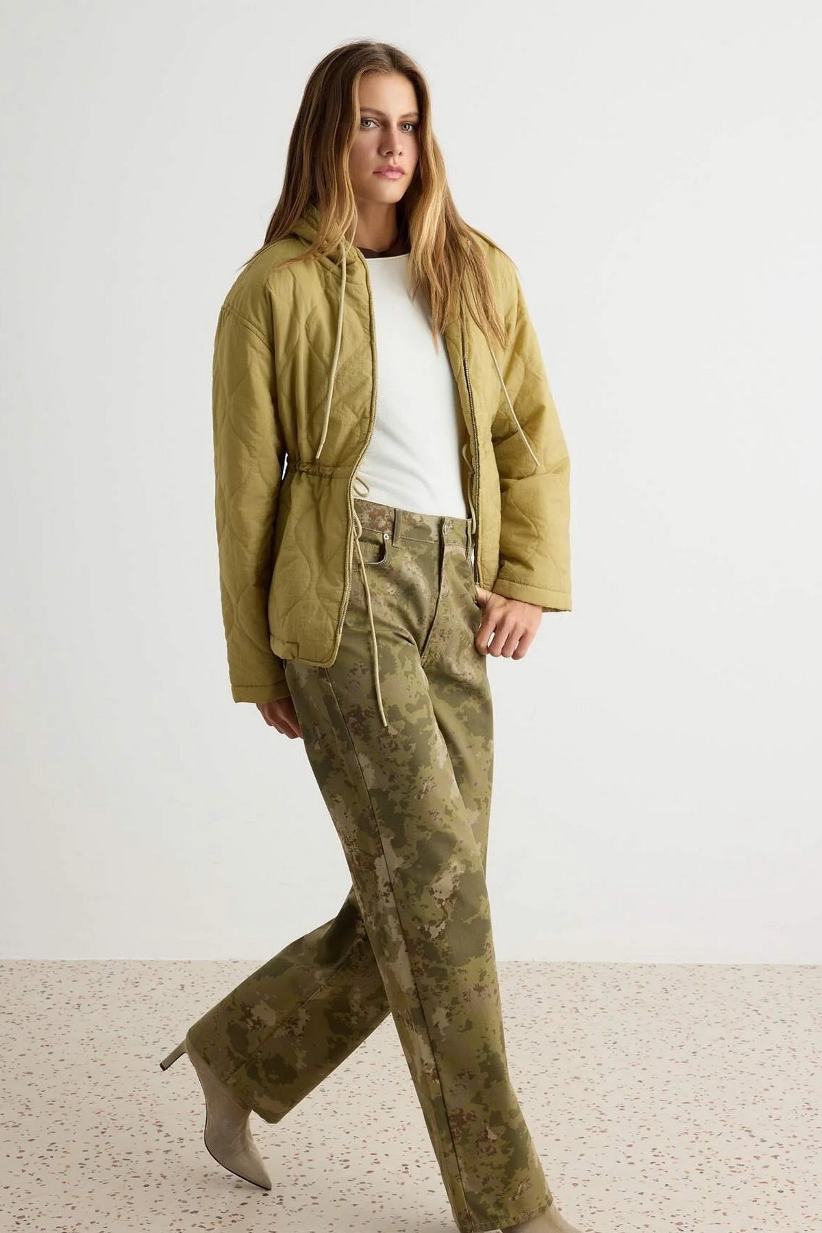 Kaputi TWOAW27MO00122 - khaki [djesi-src-3e66bcf9d282eaba1747ca87455473deec8b959a4796c4e07a29f247afd5ff4f]
