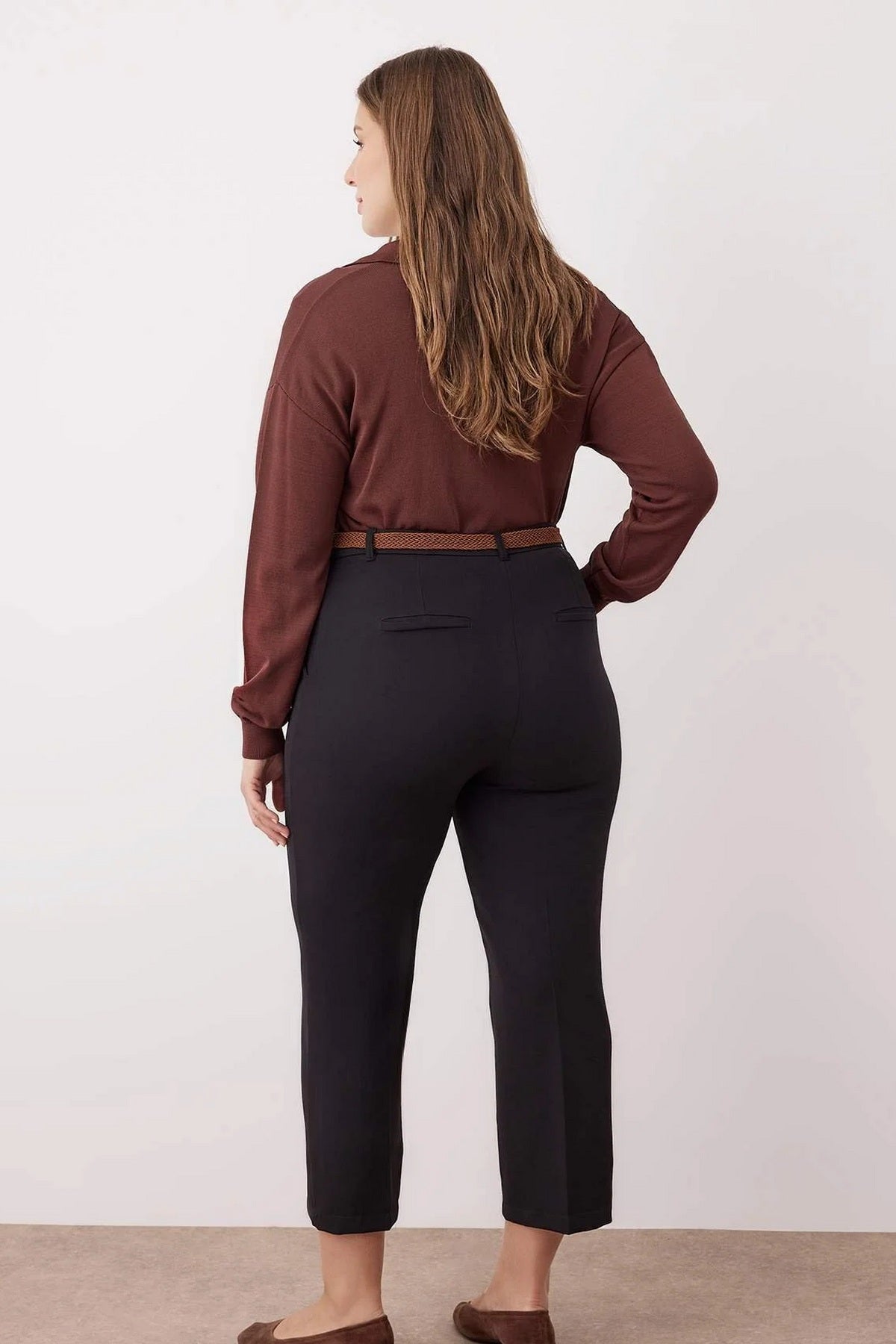 Pantalone TBBAW26AR00015 - crna [djesi-src-ac35823d9a8c39feea3b4b48ccdf3a81576cafc3cde394393a044d776b55932c]