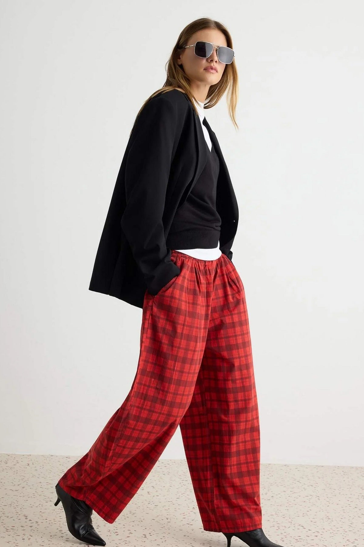 Pantalone TWOSS26PL00255 - crvena [djesi-src-8885b29090eb77b2fcfe494274c5cf200db92380ce2928b87b4542d08f188840]