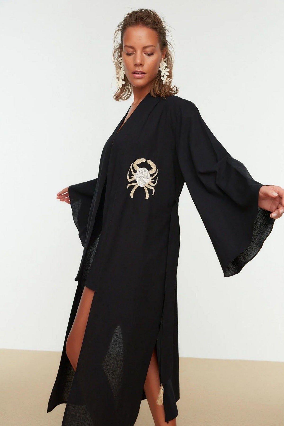 Kimono TBESS22KM0039 - crna [djesi-src-7655d8c1a6451151e11212b0e2e3054a4b9650c4c704c859355620d85e397217]