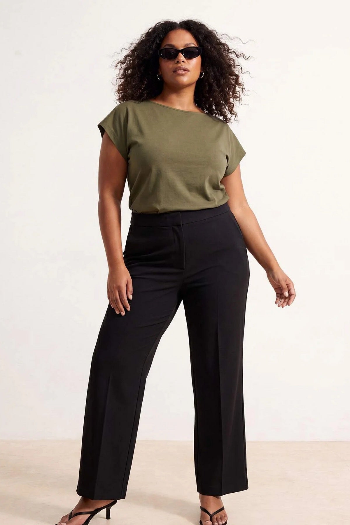 Pantalone TBBSS26AR00057 - crna [djesi-src-e7a13dc3b28eed717dad6e26eeb6aa83b76f782916ffbf2978eed7ec838c97d5]