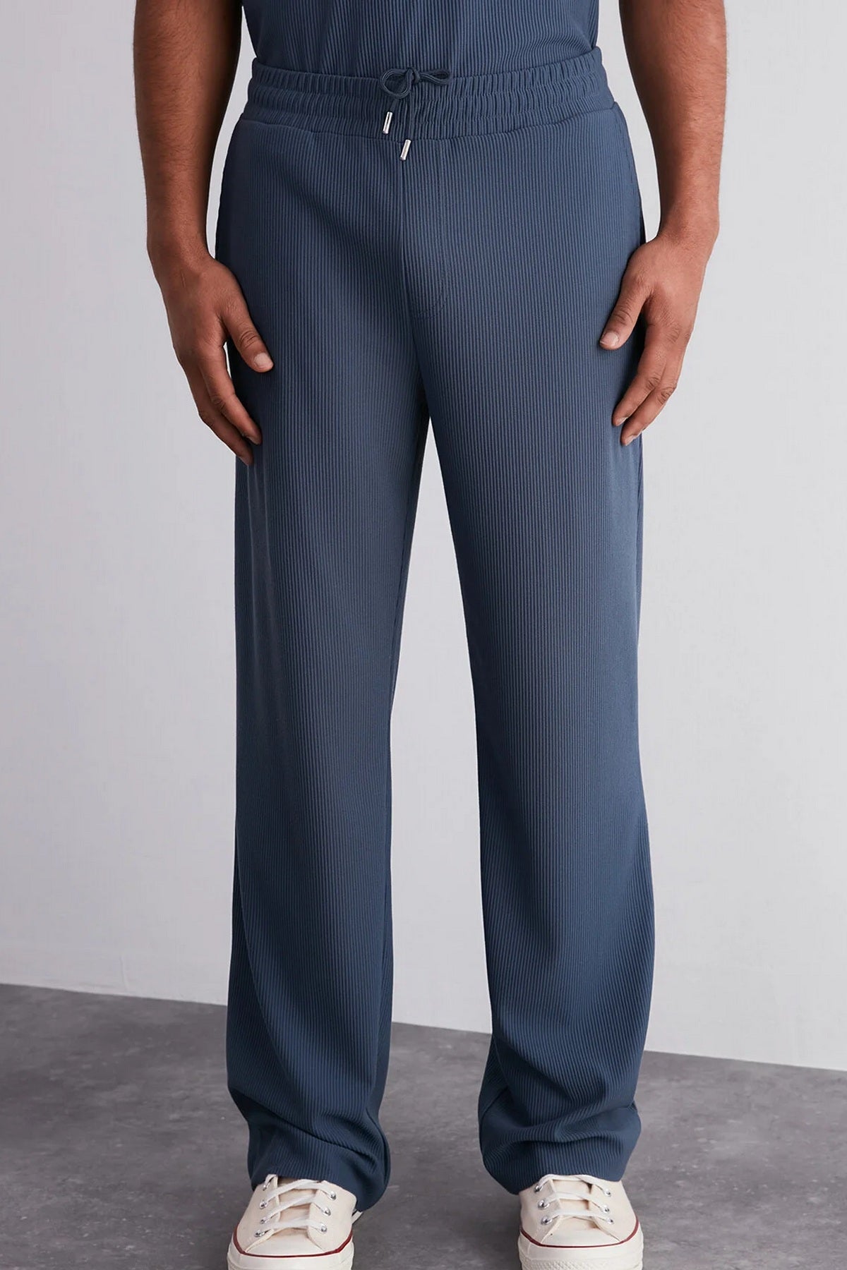 Donji Dio Trenerke TMNSS23EA00013 - indigo [djesi-src-94d17cc8af4f72b81e2c3ca225bf9e3003fd8c9282fea1c21f05054a69e49f84]