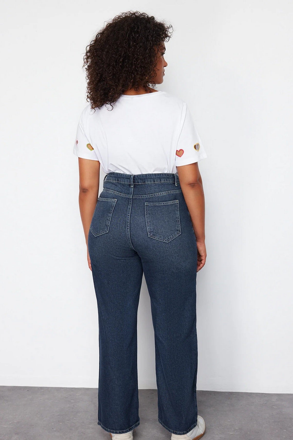 Jeans TBBSS24CJ00050 - plava [djesi-src-33f851dc5ef39184fca6a8b2e8e106761f68851cde204afa28ce4eed2ddf91c8]