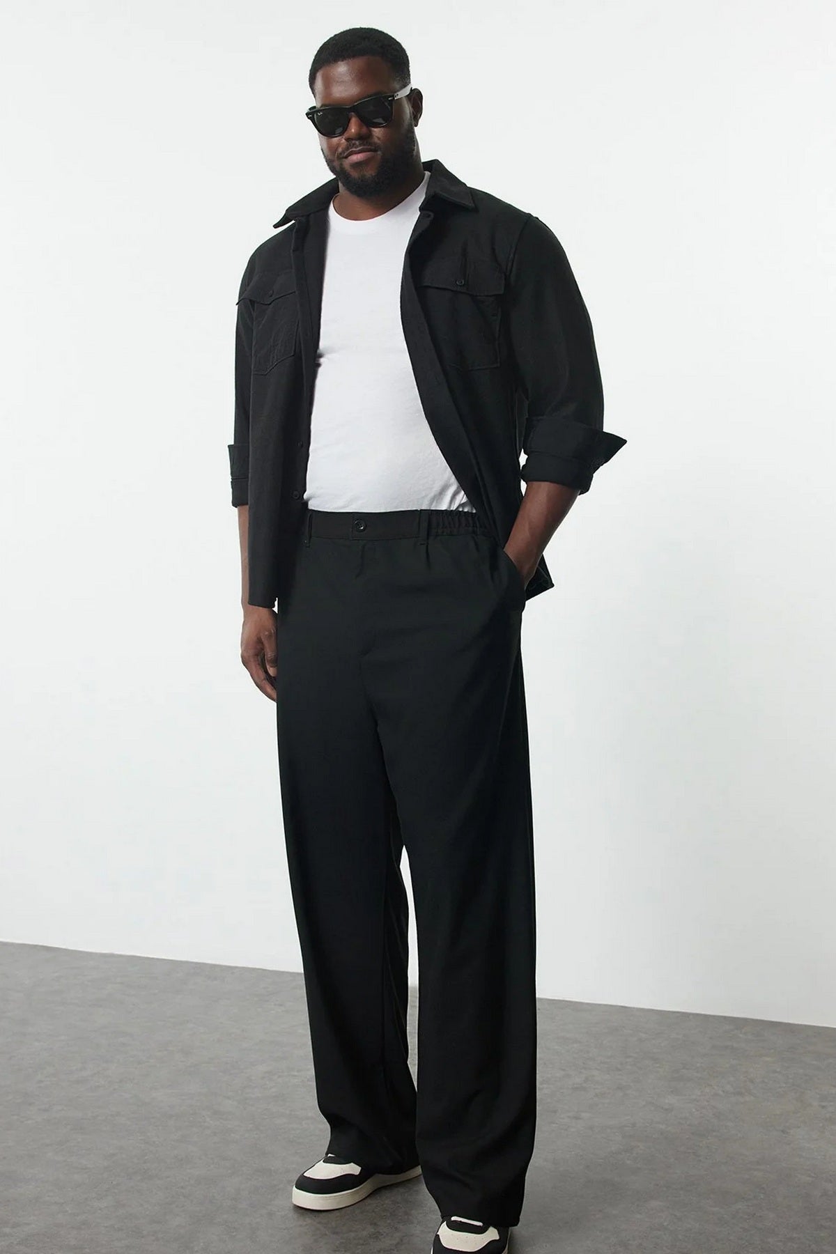 Pantalone TMNAW25AR00000 - crna [djesi-src-ea8bee778eb578c6a4e6667d518b7e7aeea328b9839e8906c43689da70dac86a]