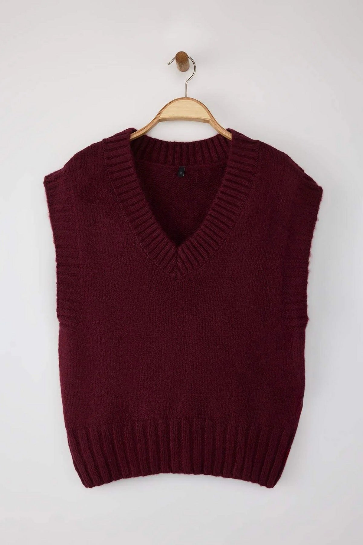 Pleteni prsluk TWOAW23SV00149 - bordo [djesi-src-f72dd712bb3e2f55940dfedff2c420c54ec73eaf4df5b75004f54857d4bc3849]
