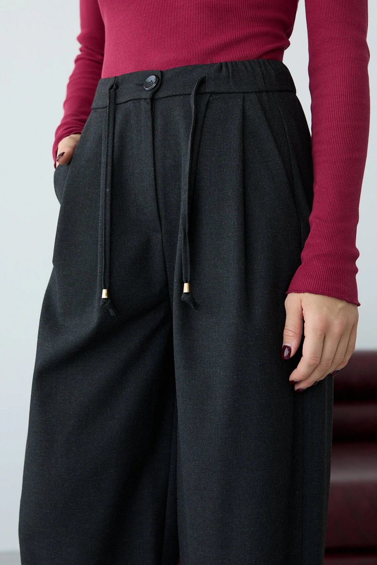 Pantalone TWOAW27PL00101 - siva [djesi-src-6d7c8f08f92ddd30a370e512a4f951cf7acfc4e766be65793d0083926b48964c]
